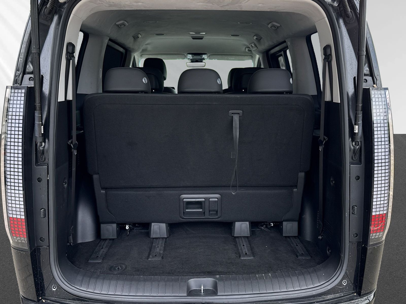 Staria 7-Sitzer 2.2 CRDI 8AT 4WD SIGNATURE +NAVI