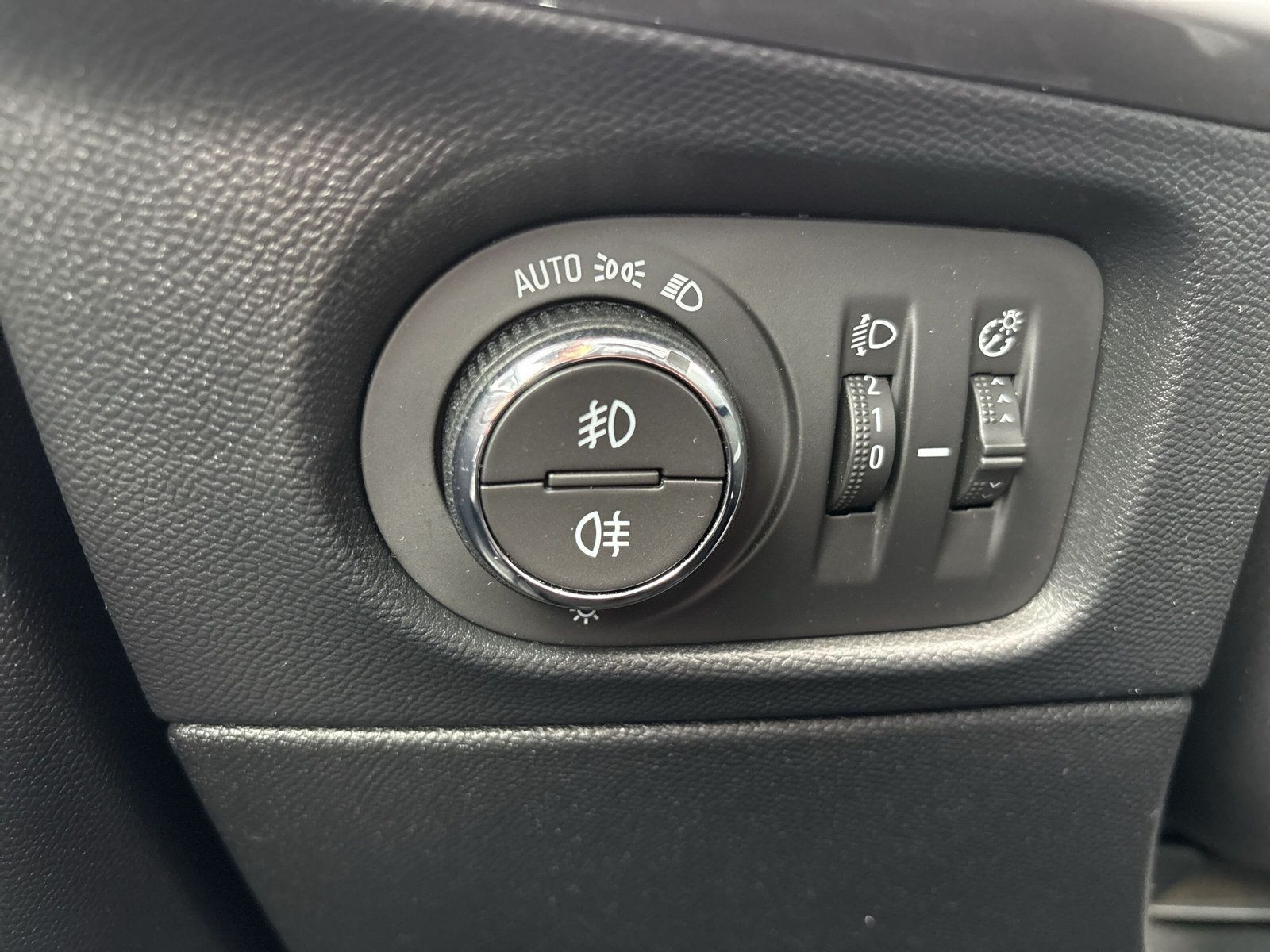 Mokka ELEGANCE 1.2 Turbo 96 kW+SHZ+LHZ+NAVI+KAM+