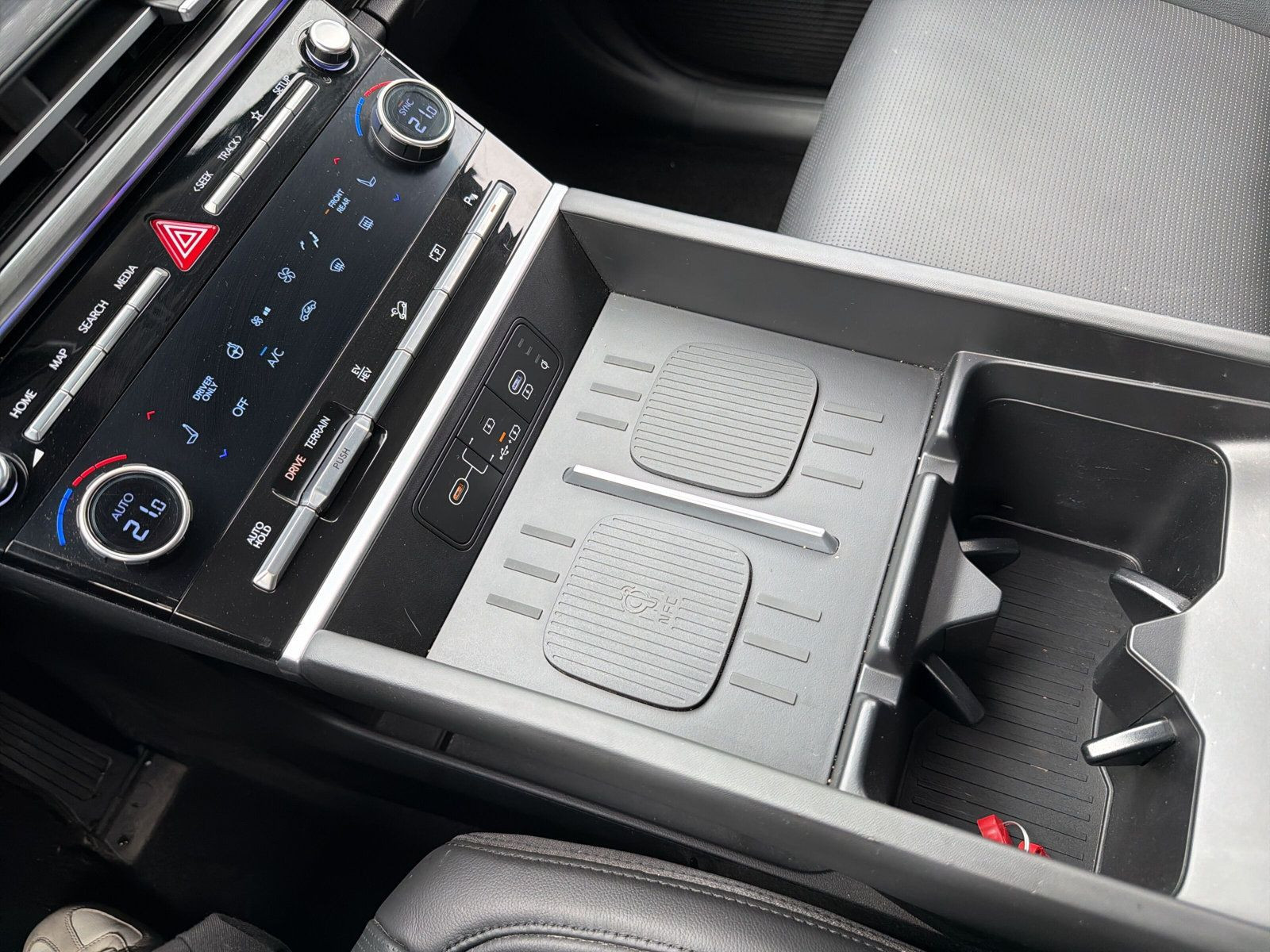 SANTA FE 7S PHEV 1.6 T-GDI 253PS 4WD SIGNATURE+D