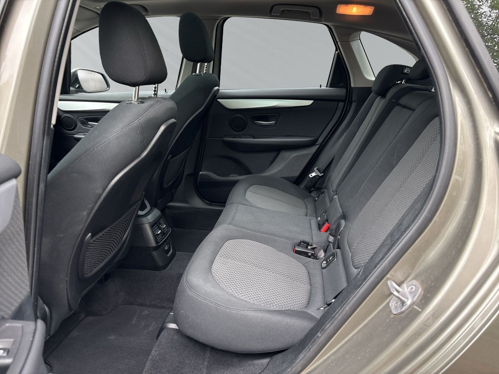 218i Active Tourer Advantage+PDC+NAVI+ALLWETTER+