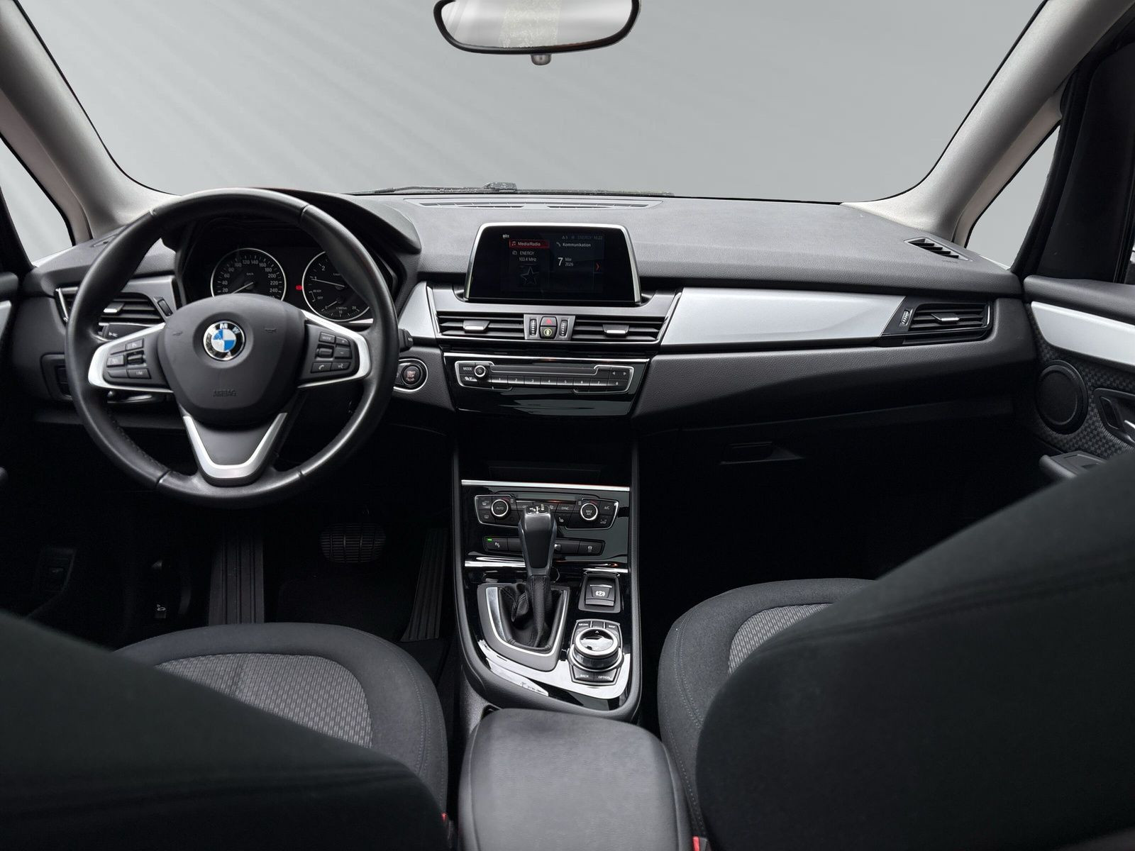 218i Active Tourer Advantage+PDC+NAVI+ALLWETTER+