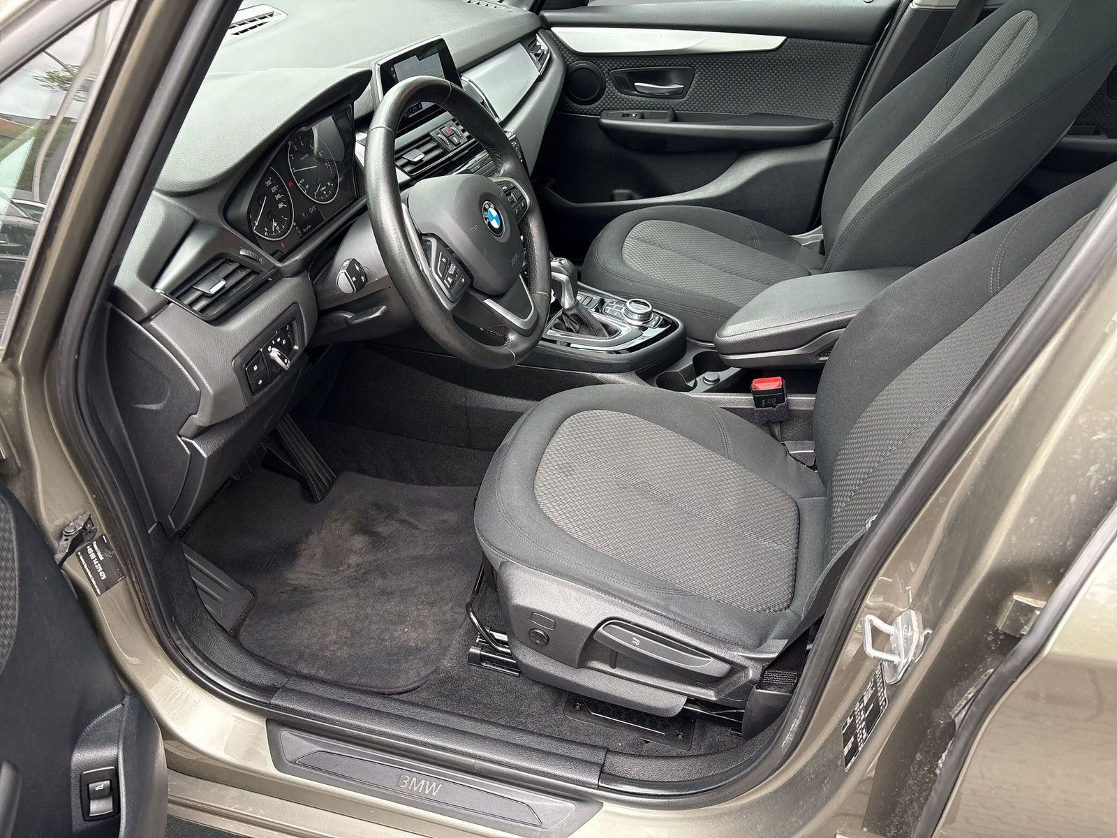 218i Active Tourer Advantage+PDC+NAVI+ALLWETTER+