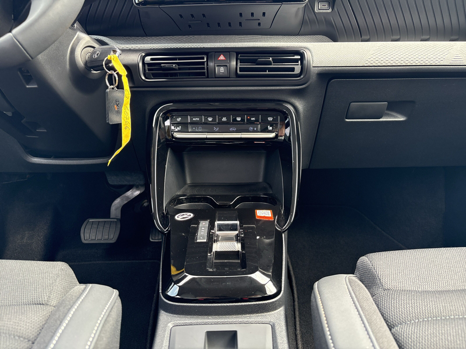 C3 Aircross Max Hybrid 145 E-DSC6+SH+LH+NAVI+KAM