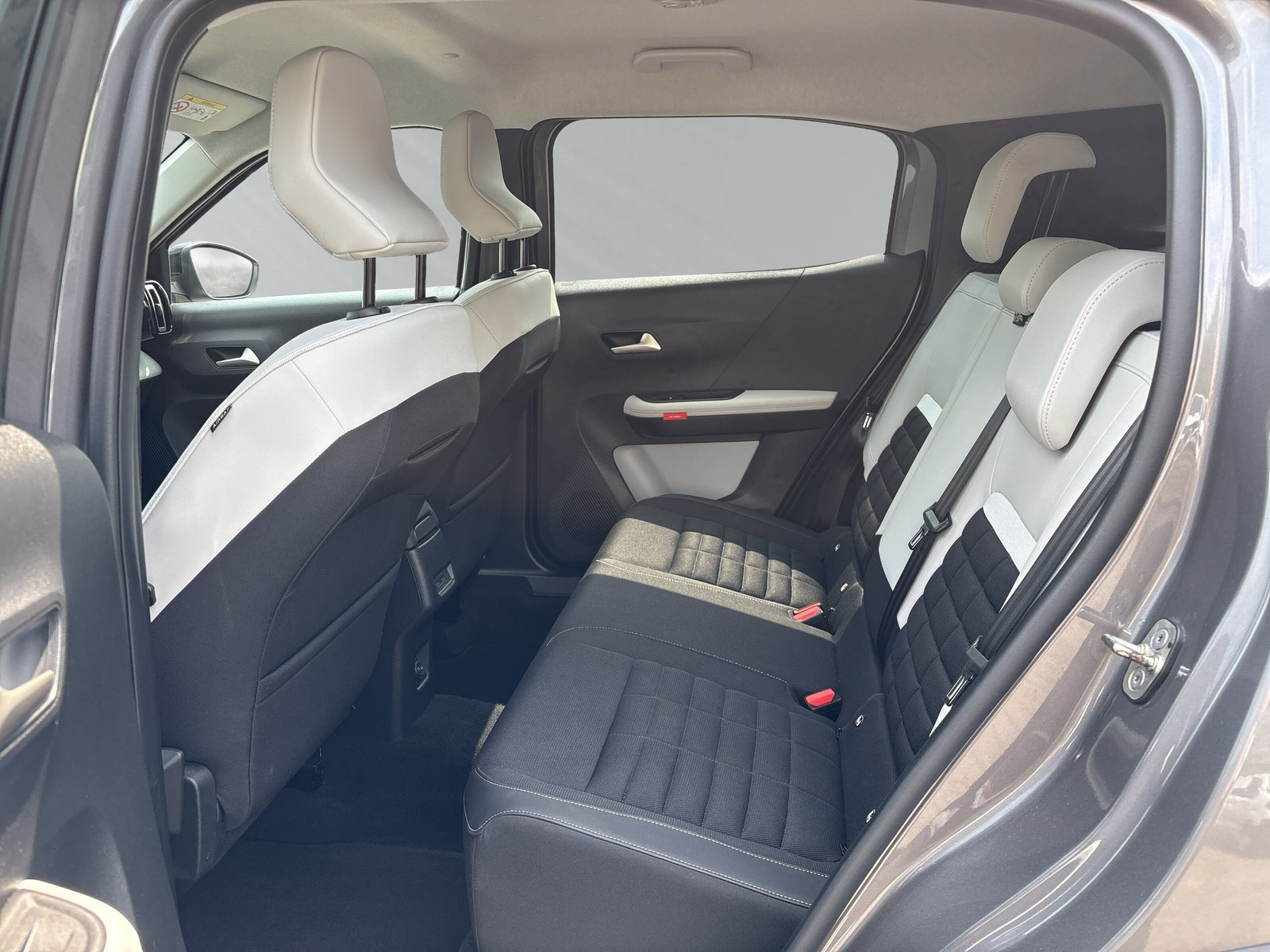 C3 Aircross Max Hybrid 145 E-DSC6+SH+LH+NAVI+KAM