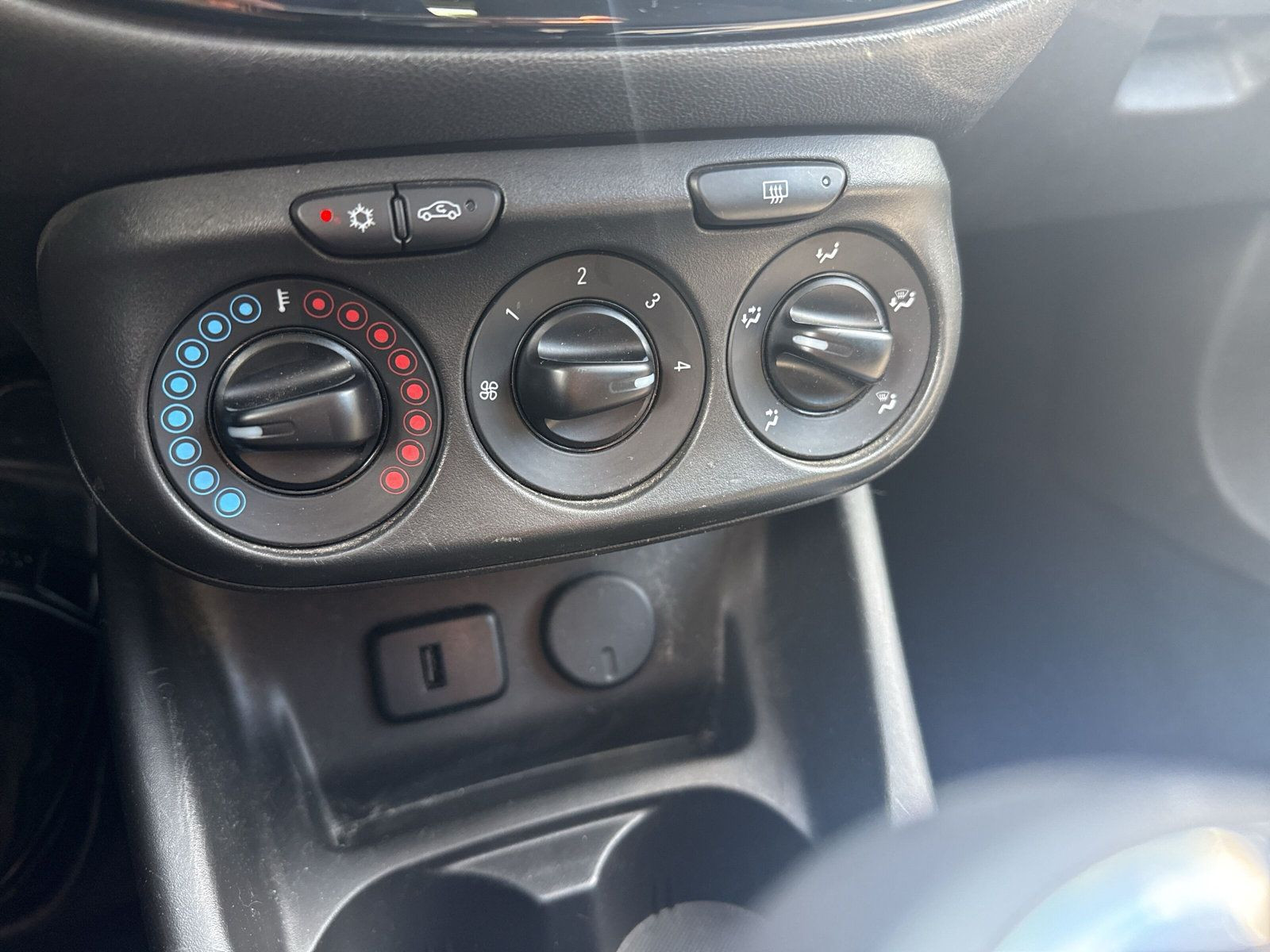 CORSA 120J 5T 1.4 +90PS+CARPLAY+KAMERA+PDC+TEMP+