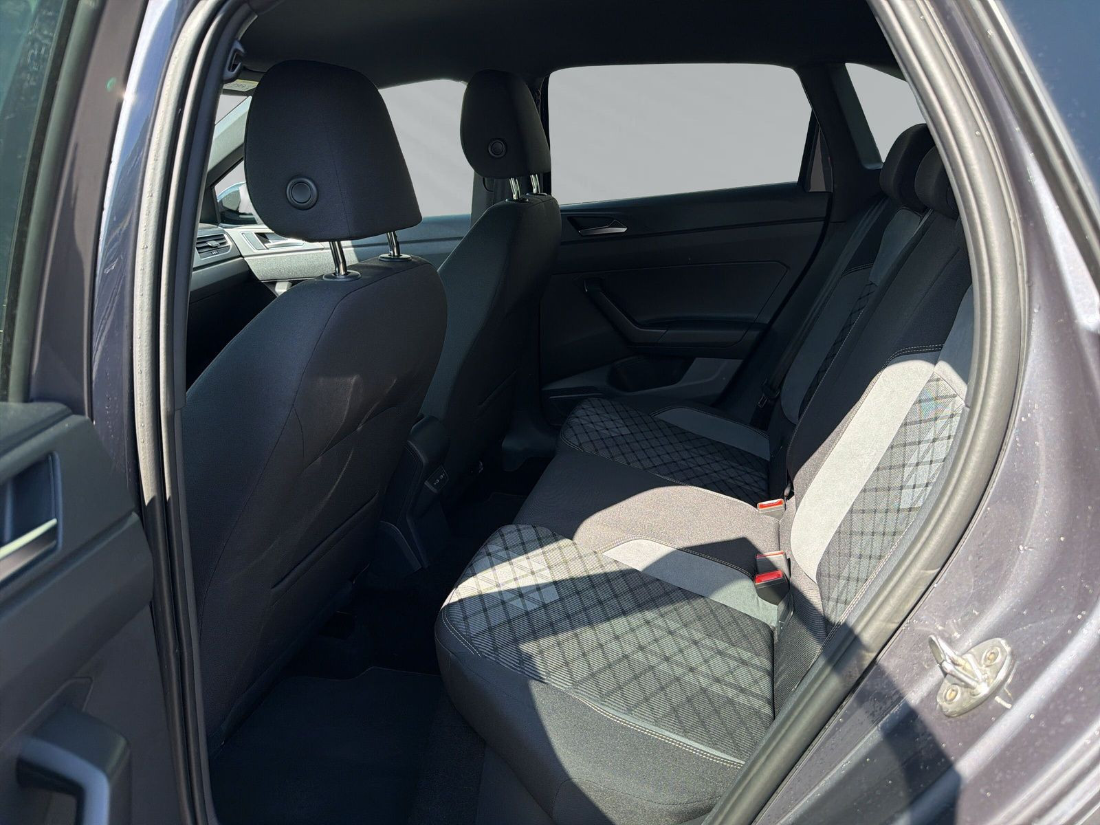 TAIGO 1.0 TSI 7-DSG R-LINE +KAM+CARPLAY+LED+SHZ+