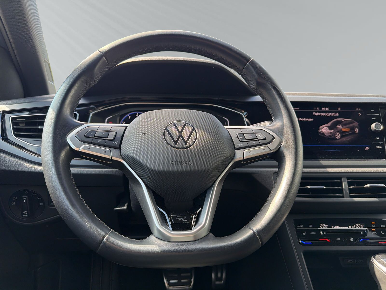 TAIGO 1.0 TSI 7-DSG R-LINE +KAM+CARPLAY+LED+SHZ+