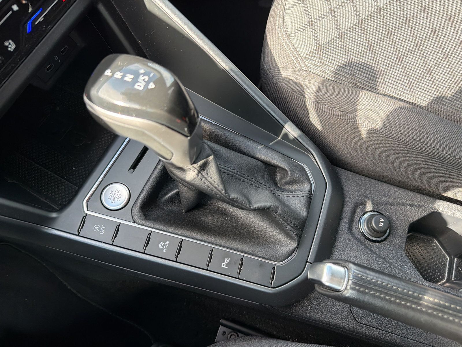 TAIGO 1.0 TSI 7-DSG R-LINE +KAM+CARPLAY+LED+SHZ+