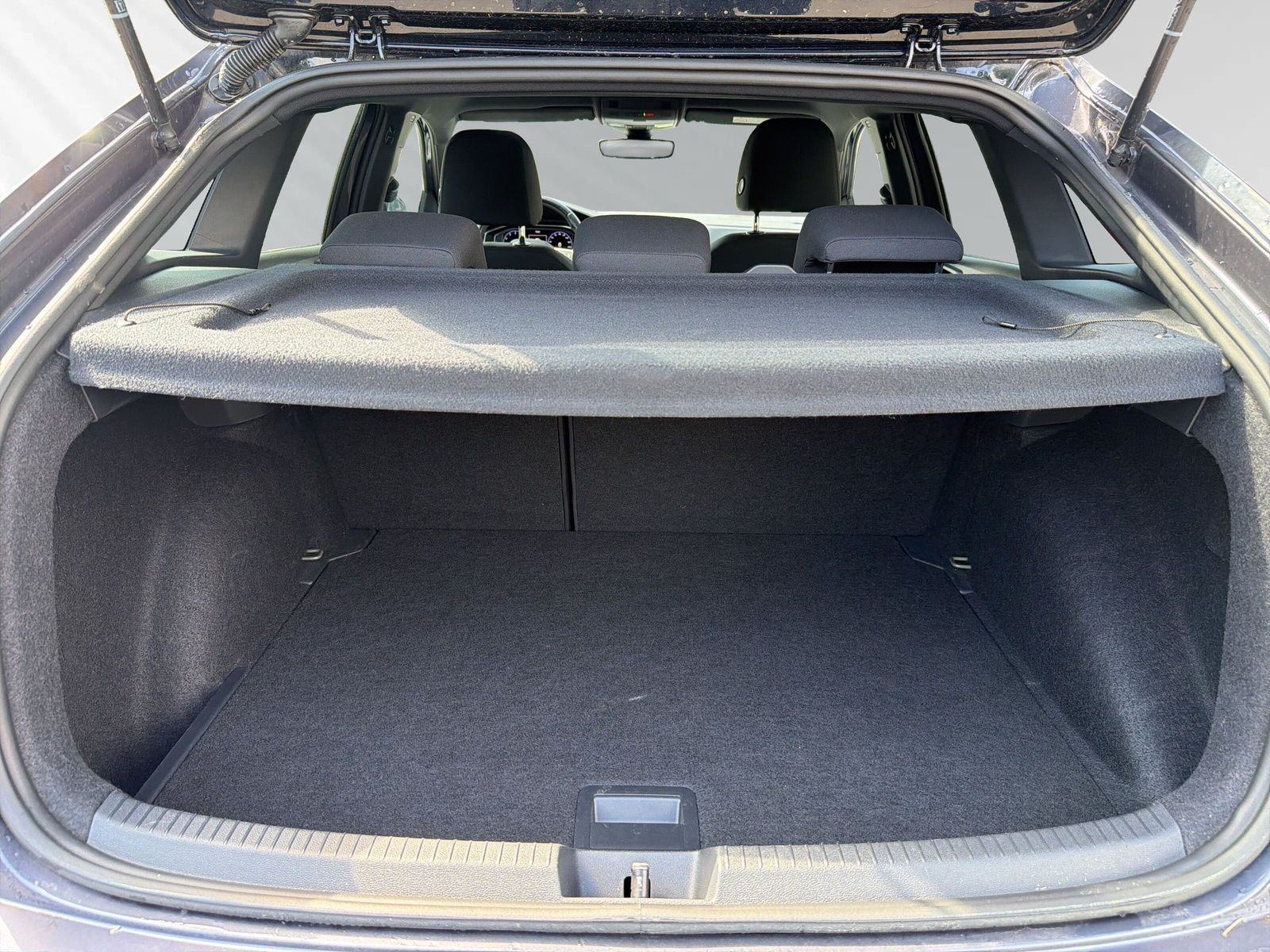 TAIGO 1.0 TSI 7-DSG R-LINE +KAM+CARPLAY+LED+SHZ+