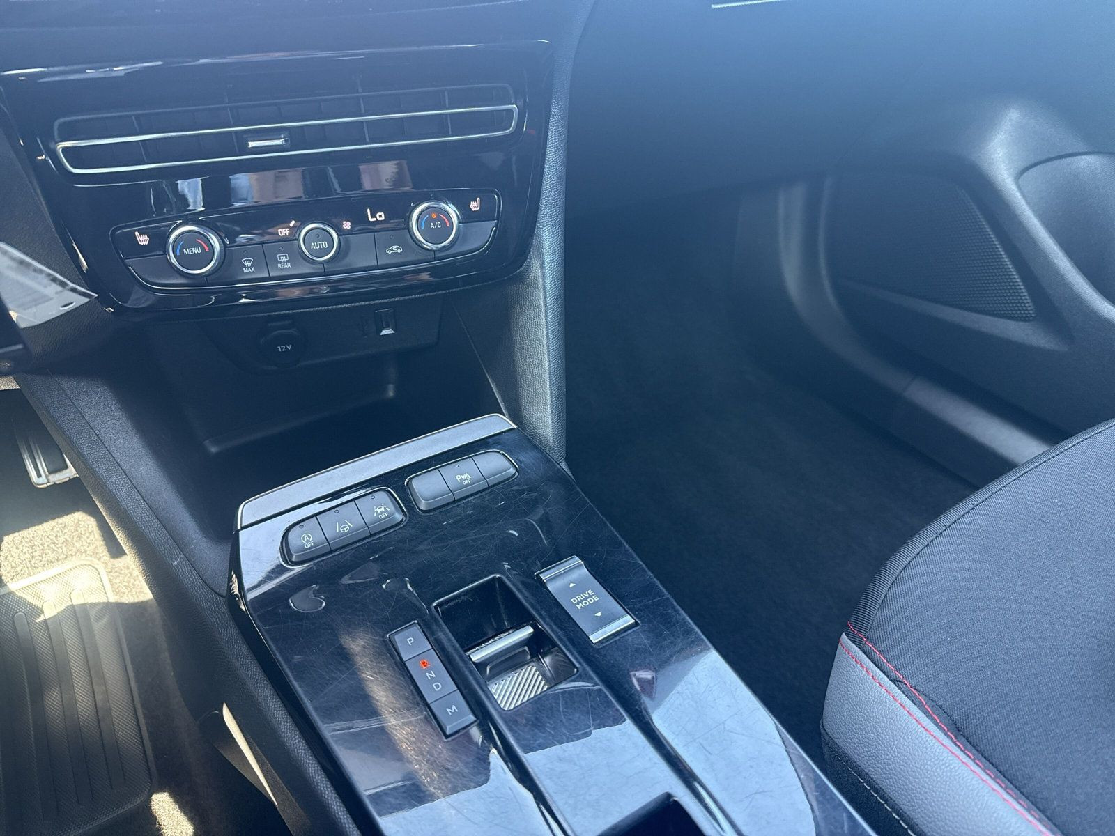 MOKKA GS LINE 1.2+ACC+KAMERA+NAVI+SHZ+CARPLAY+AT