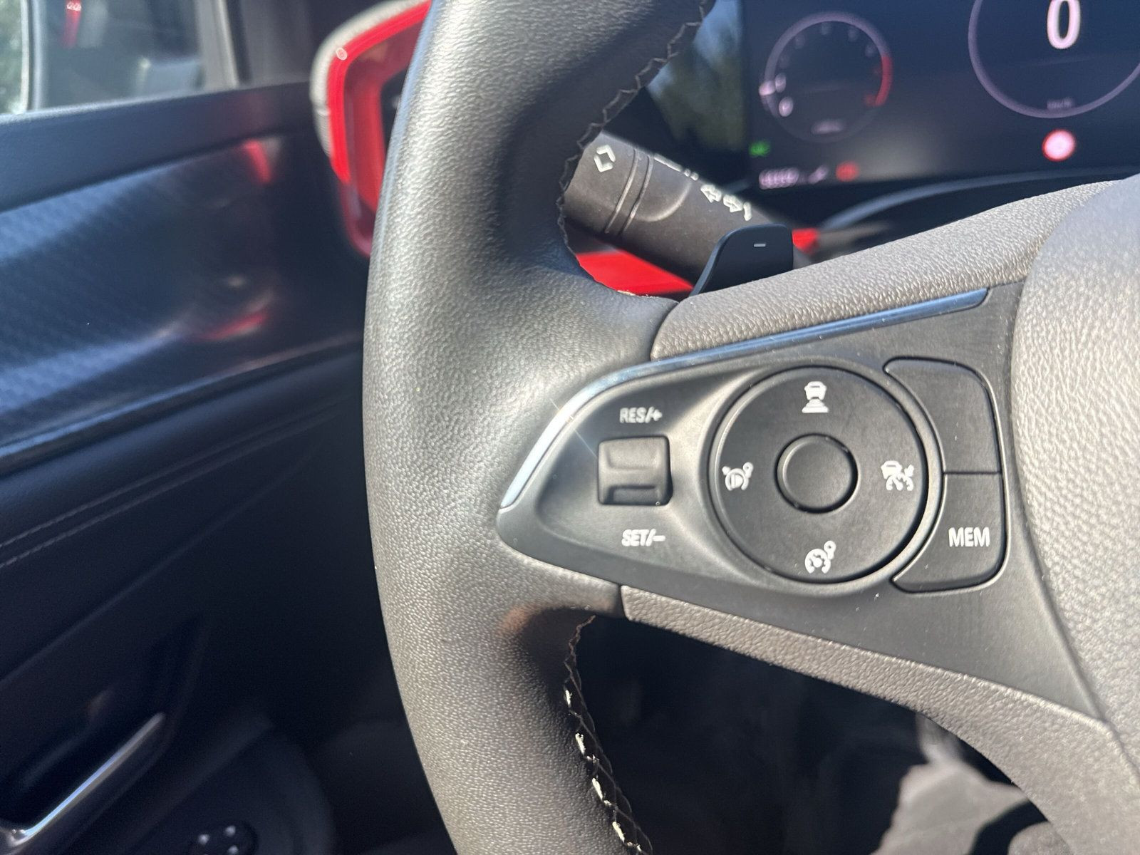 MOKKA GS LINE 1.2+ACC+KAMERA+NAVI+SHZ+CARPLAY+AT