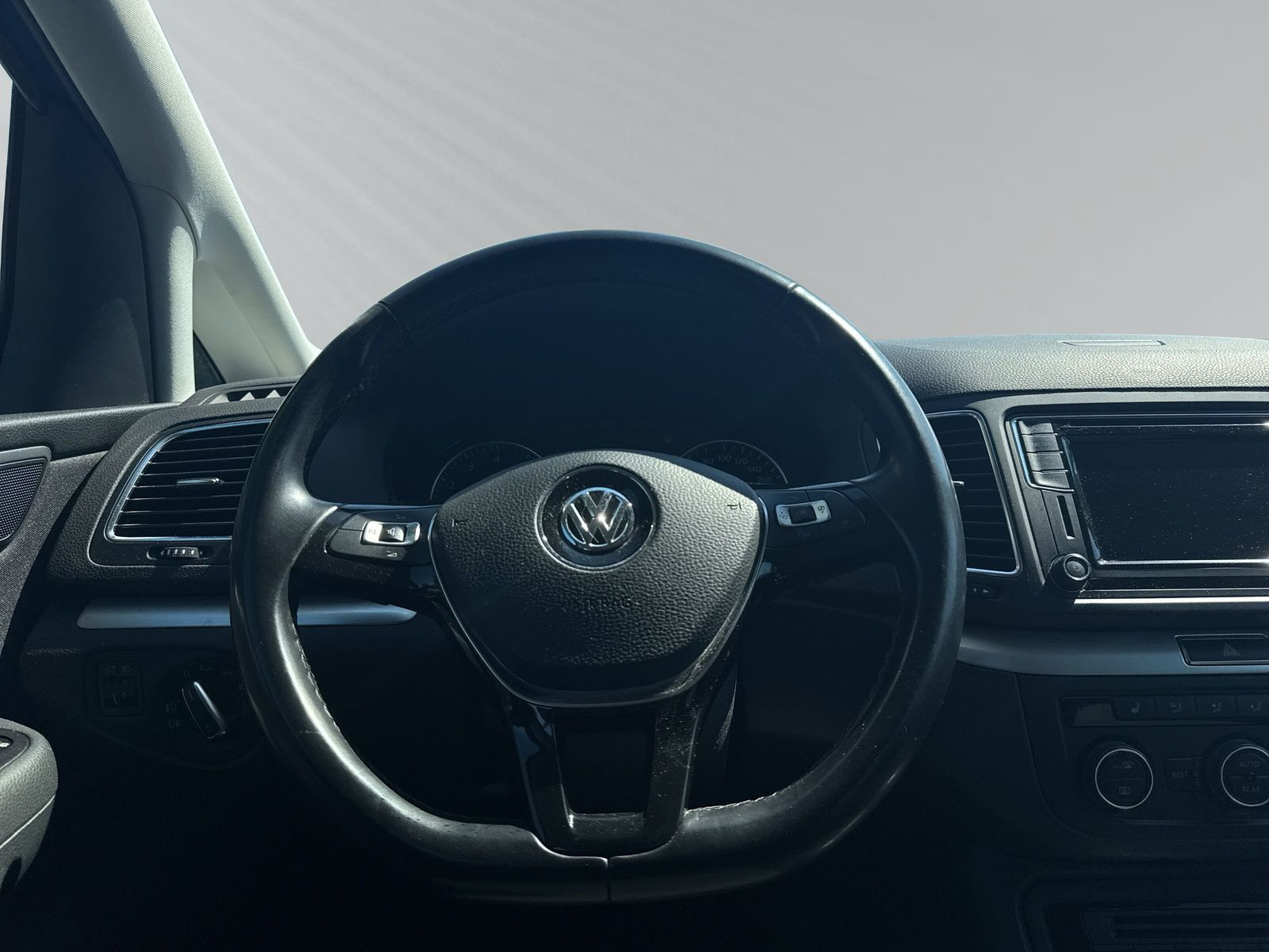 Sharan 1.4 TSI Comfortline DSG AT+SHZ+NAVI+PDC++