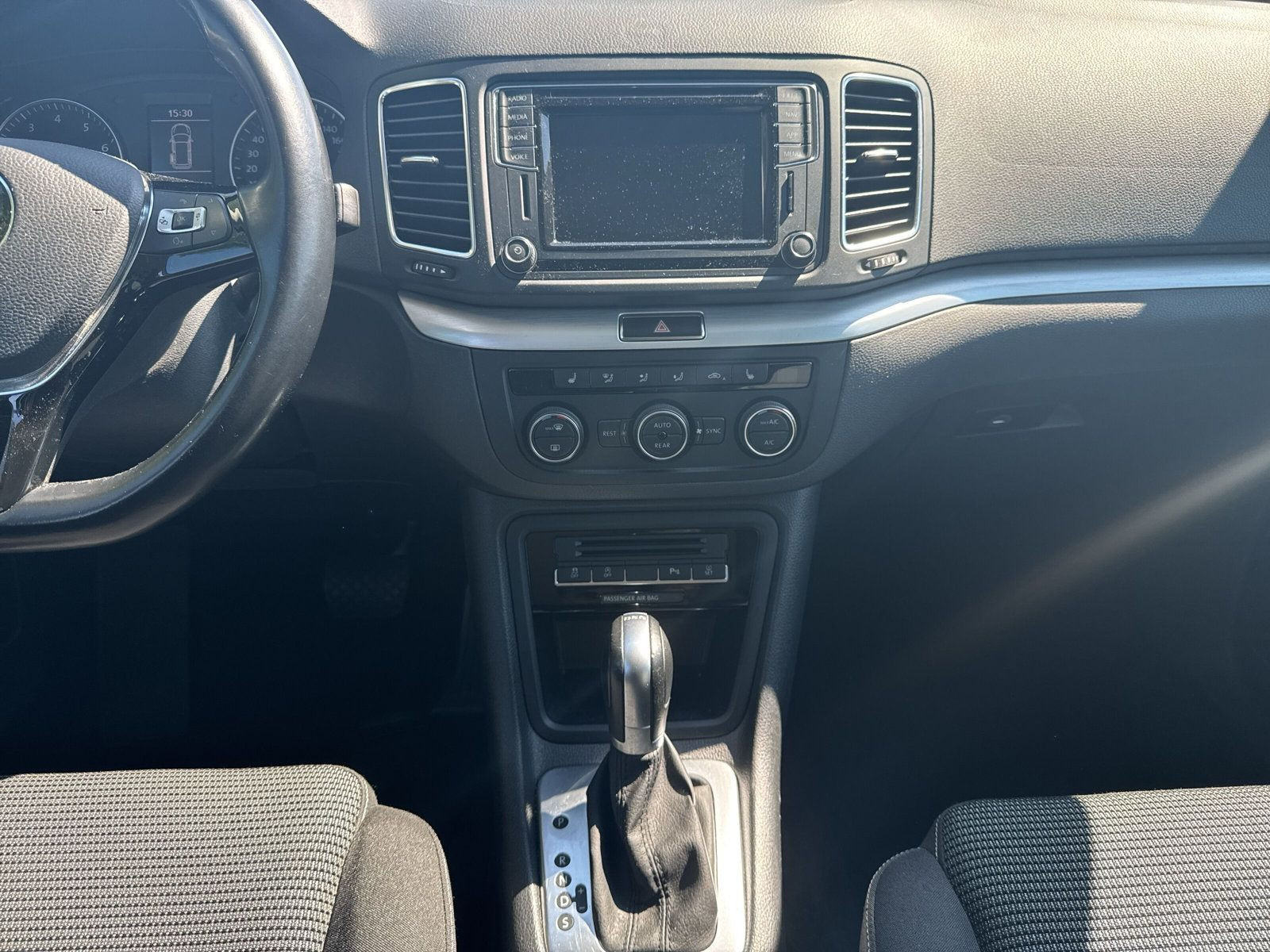 Sharan 1.4 TSI Comfortline DSG AT+SHZ+NAVI+PDC++