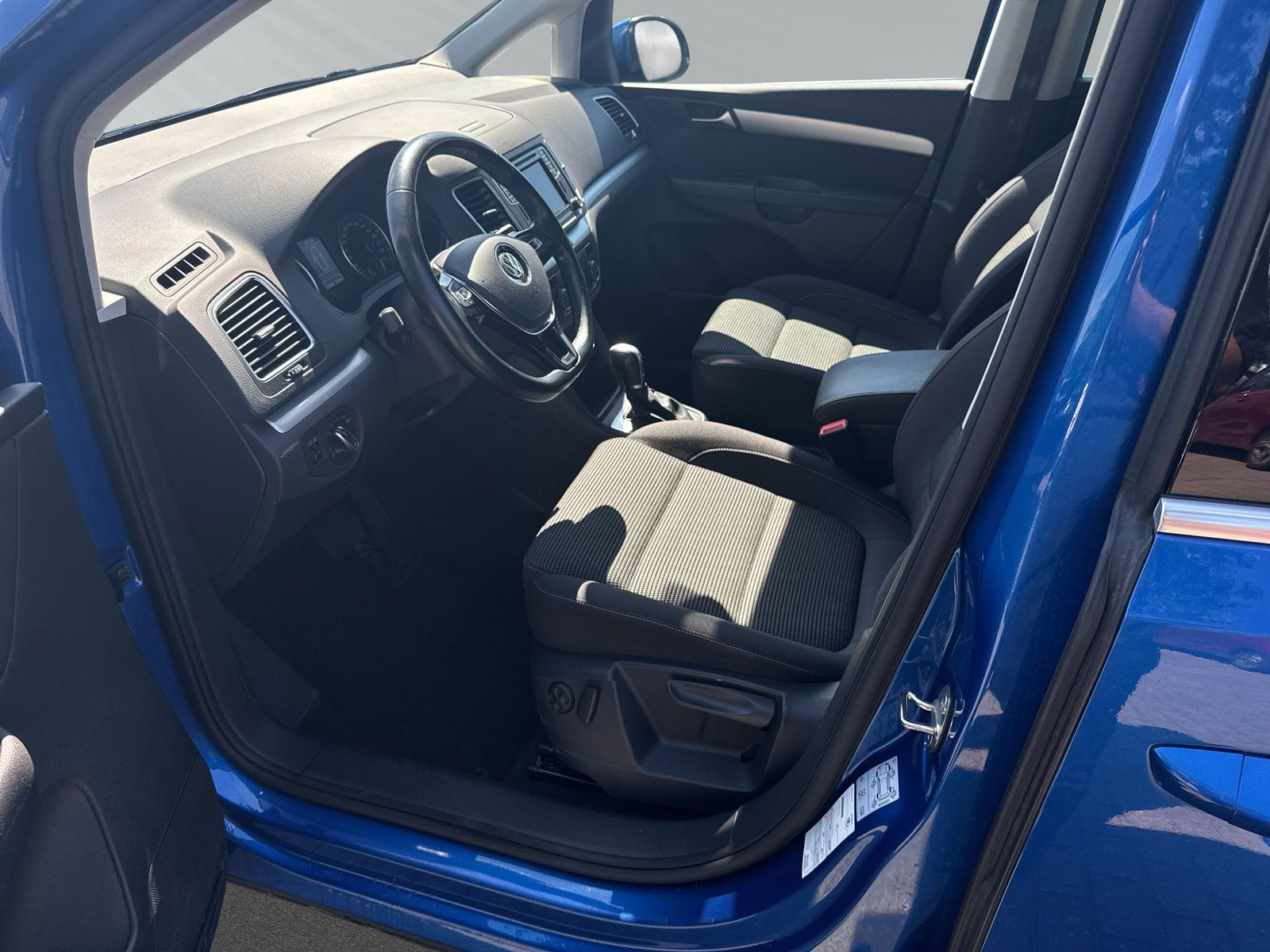 Sharan 1.4 TSI Comfortline DSG AT+SHZ+NAVI+PDC++