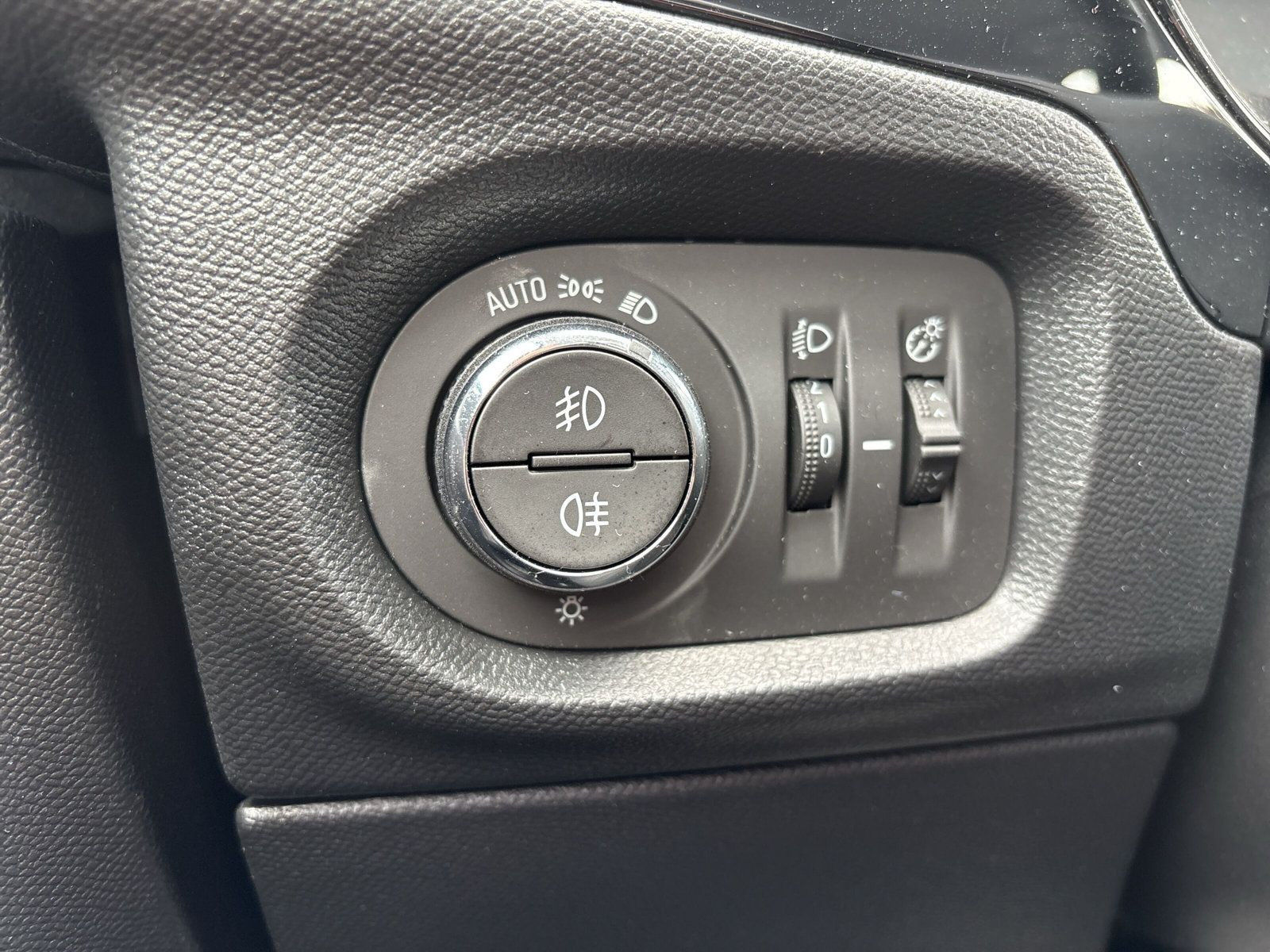 Corsa Elegance 1.2 Direct Inje 74kW+SHZ+LHZ+NAVI