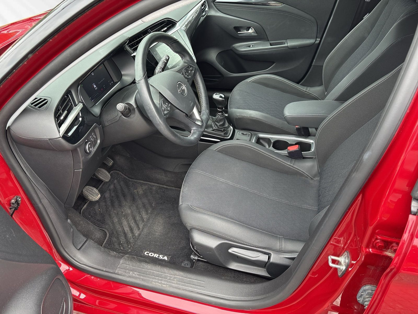 Corsa Elegance 1.2 Direct Inje 74kW+SHZ+LHZ+NAVI
