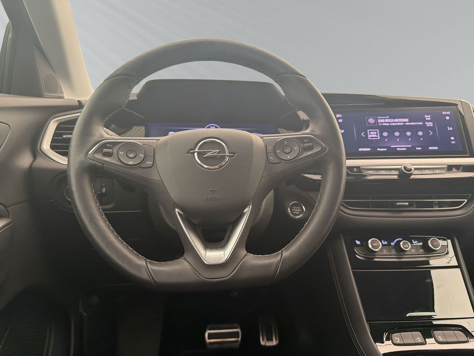 Grandland Elegance 1.2 Turbo S/S 96kW AT8+KAMERA