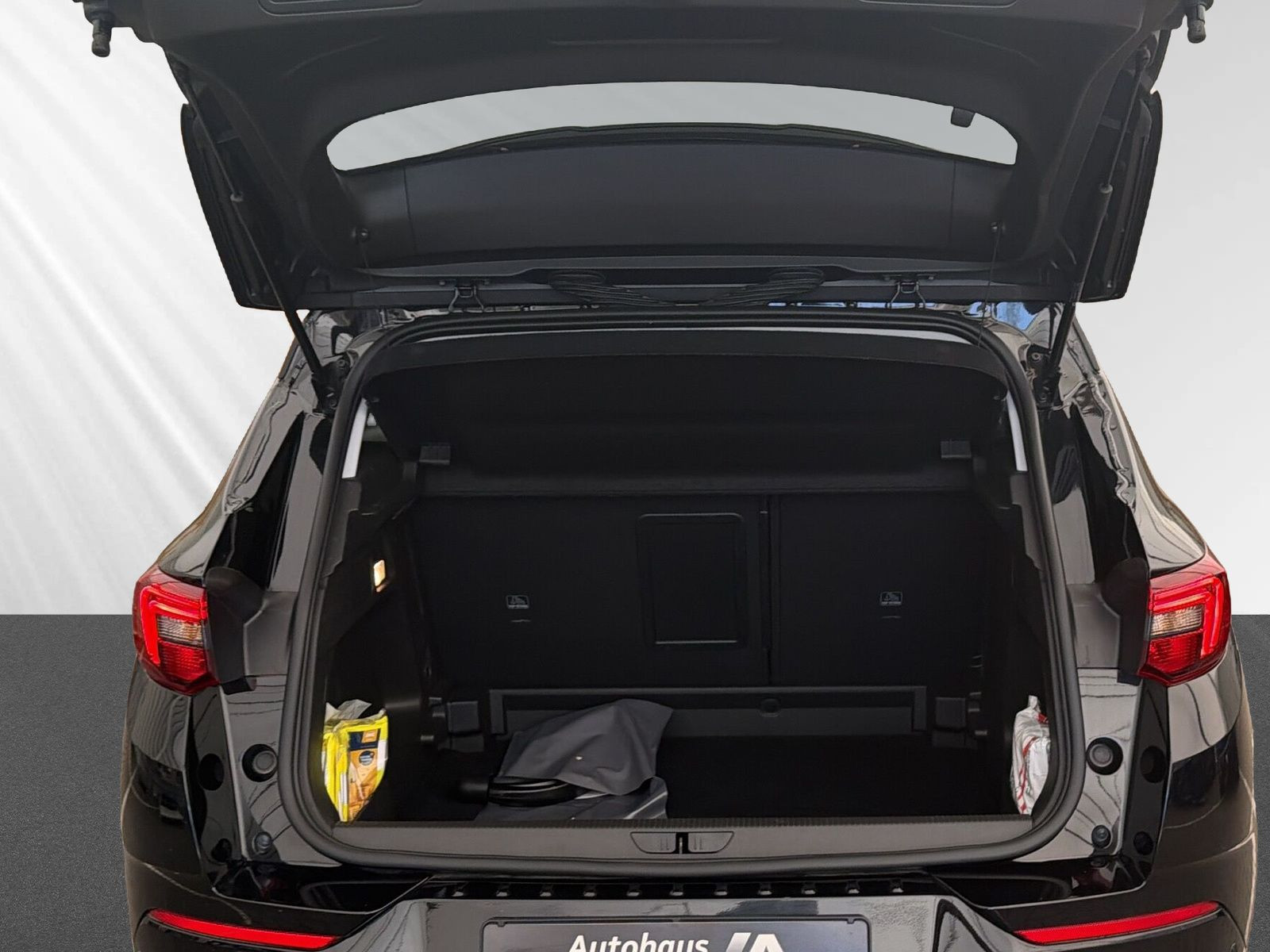 Grandland Elegance 1.2 Turbo S/S 96kW AT8+KAMERA