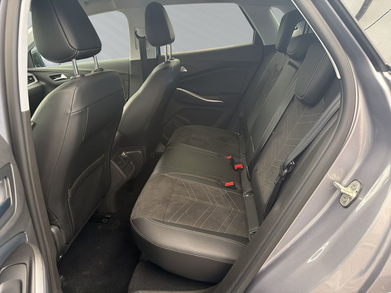 Grandland Elegance 1.2 Turbo S/S 96kW AT8+KAMERA