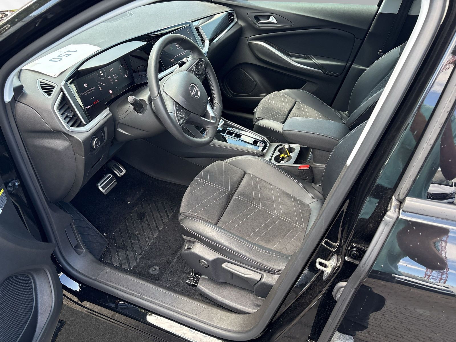 Grandland Elegance 1.2 Turbo+SHZ+LHZ+NAVI+KAMERA
