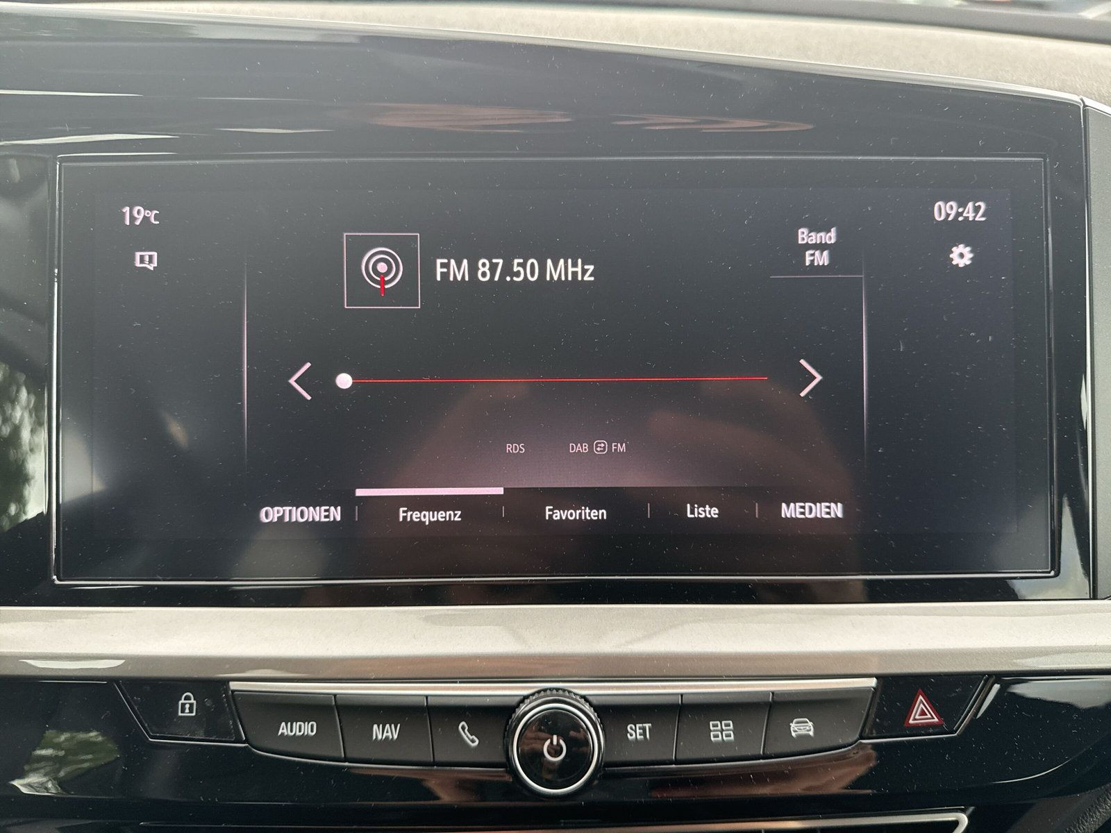 GRANDLAND ELEGANCE 1.2 TURBO AT8+360°+AHK+ALLWET