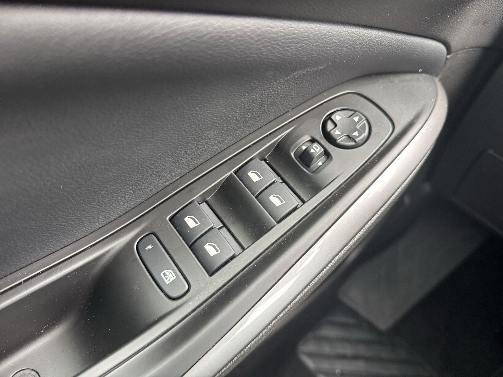 GRANDLAND ELEGANCE 1.2 TURBO AT8+360°+AHK+ALLWET