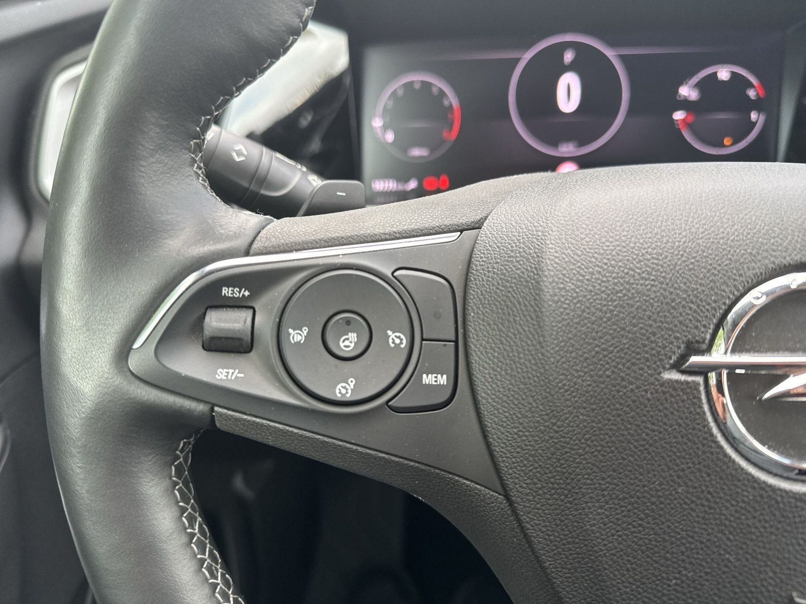 GRANDLAND ELEGANCE 1.2 TURBO AT8+360°+AHK+ALLWET