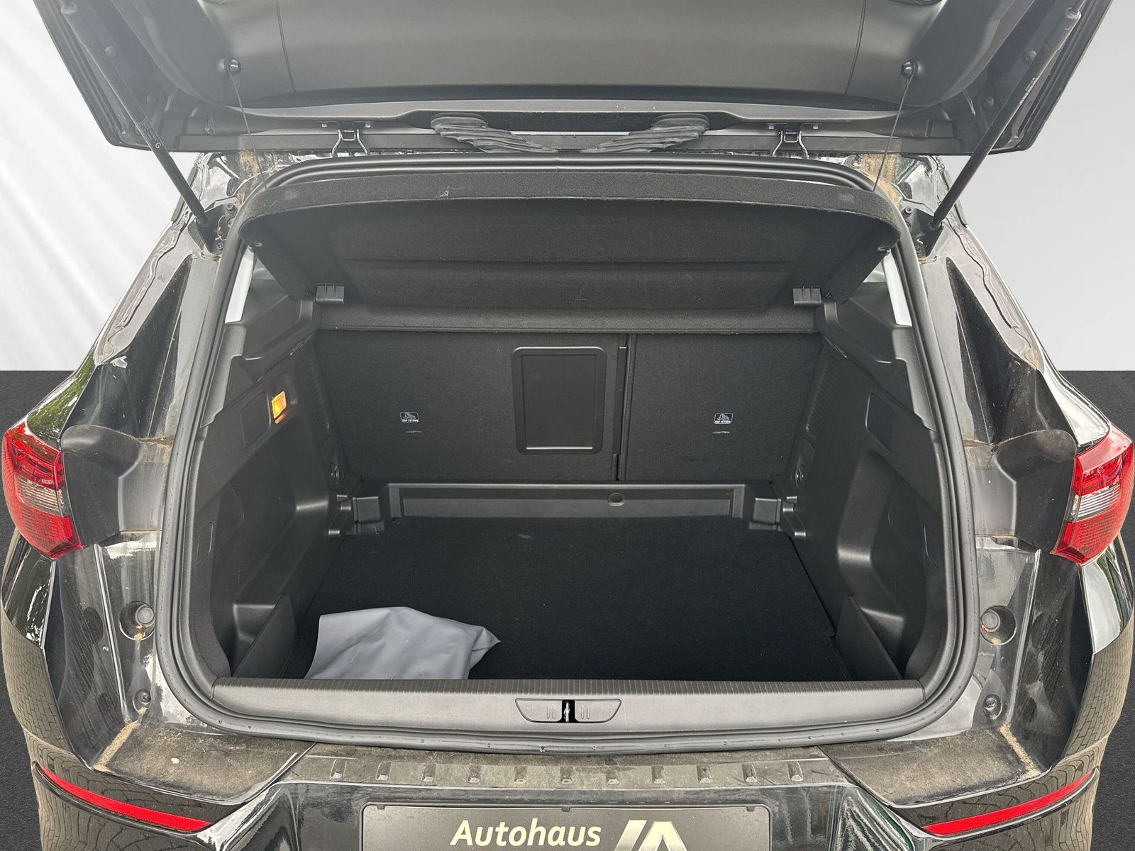 GRANDLAND ELEGANCE 1.2 TURBO AT8+360°+AHK+ALLWET
