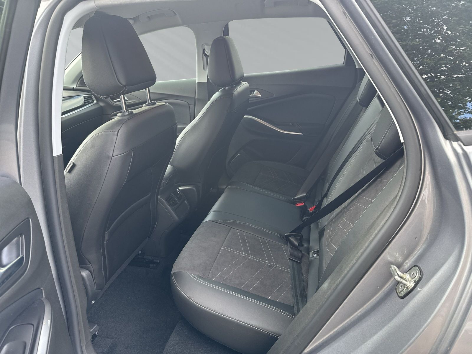 GRANDLAND ELEGANCE 1.2 TURBO AT8+360°+AHK+ALLWET