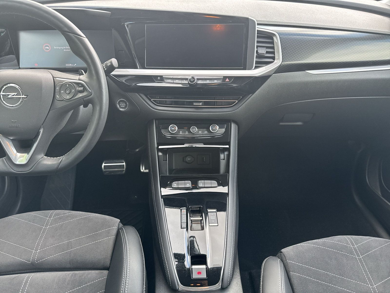 GRANDLAND ELEGANCE 1.2 TURBO AT8+360°+AHK+ALLWET