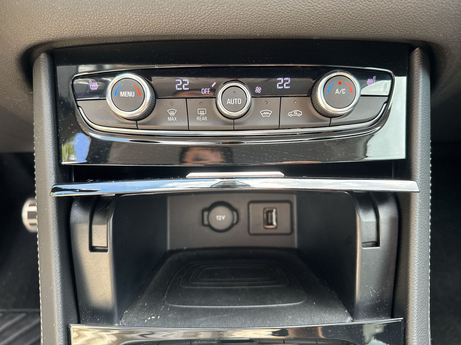 GRANDLAND ELEGANCE 1.2 TURBO AT8+360°+AHK+ALLWET