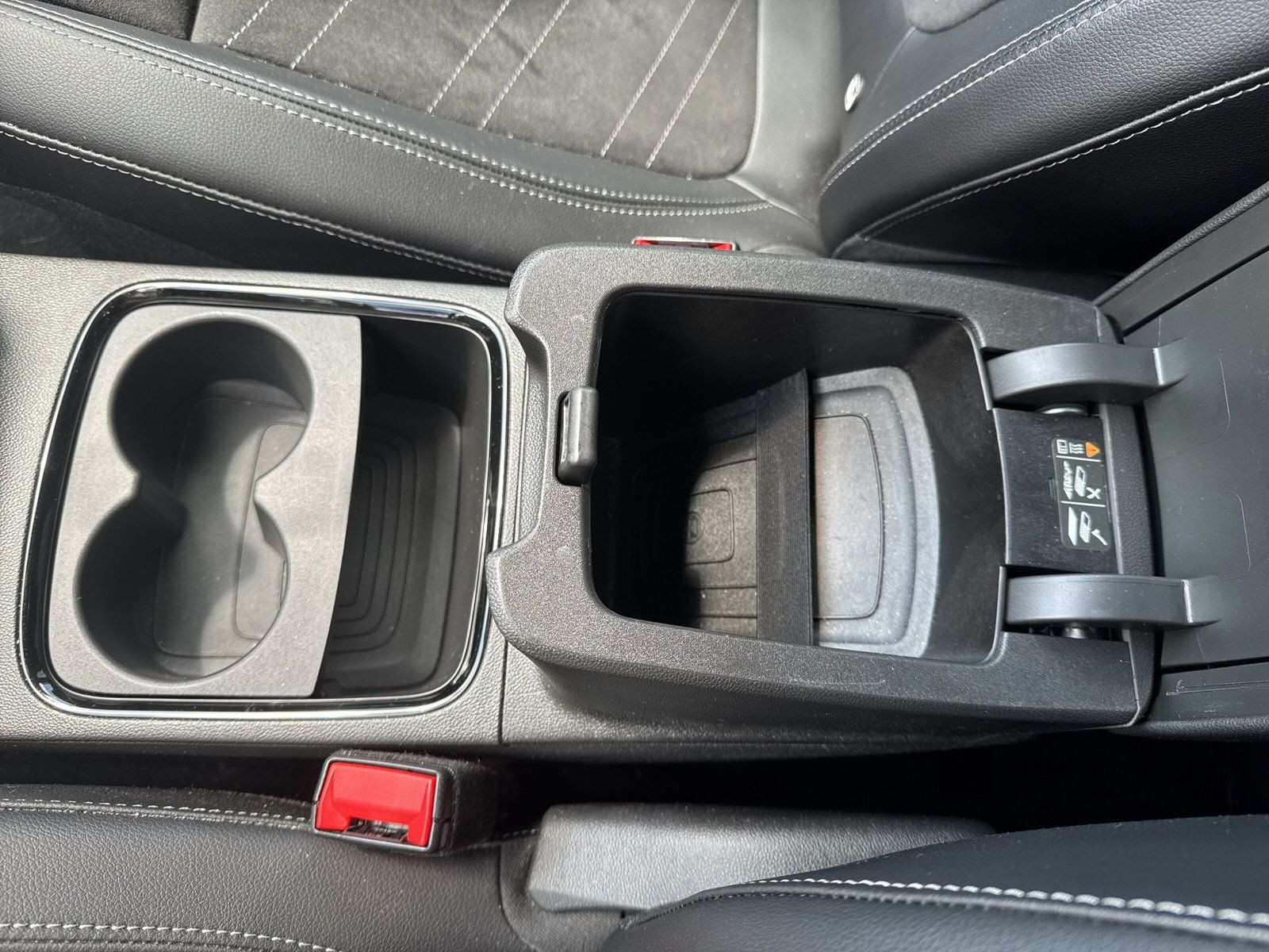 GRANDLAND ELEGANCE 1.2 TURBO AT8+360°+AHK+ALLWET