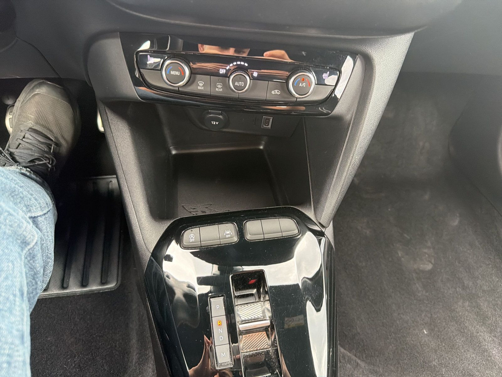 Corsa F GS 1.2 Turbo S/S 74kWAT8+KAMERA+SHZ+BLUE
