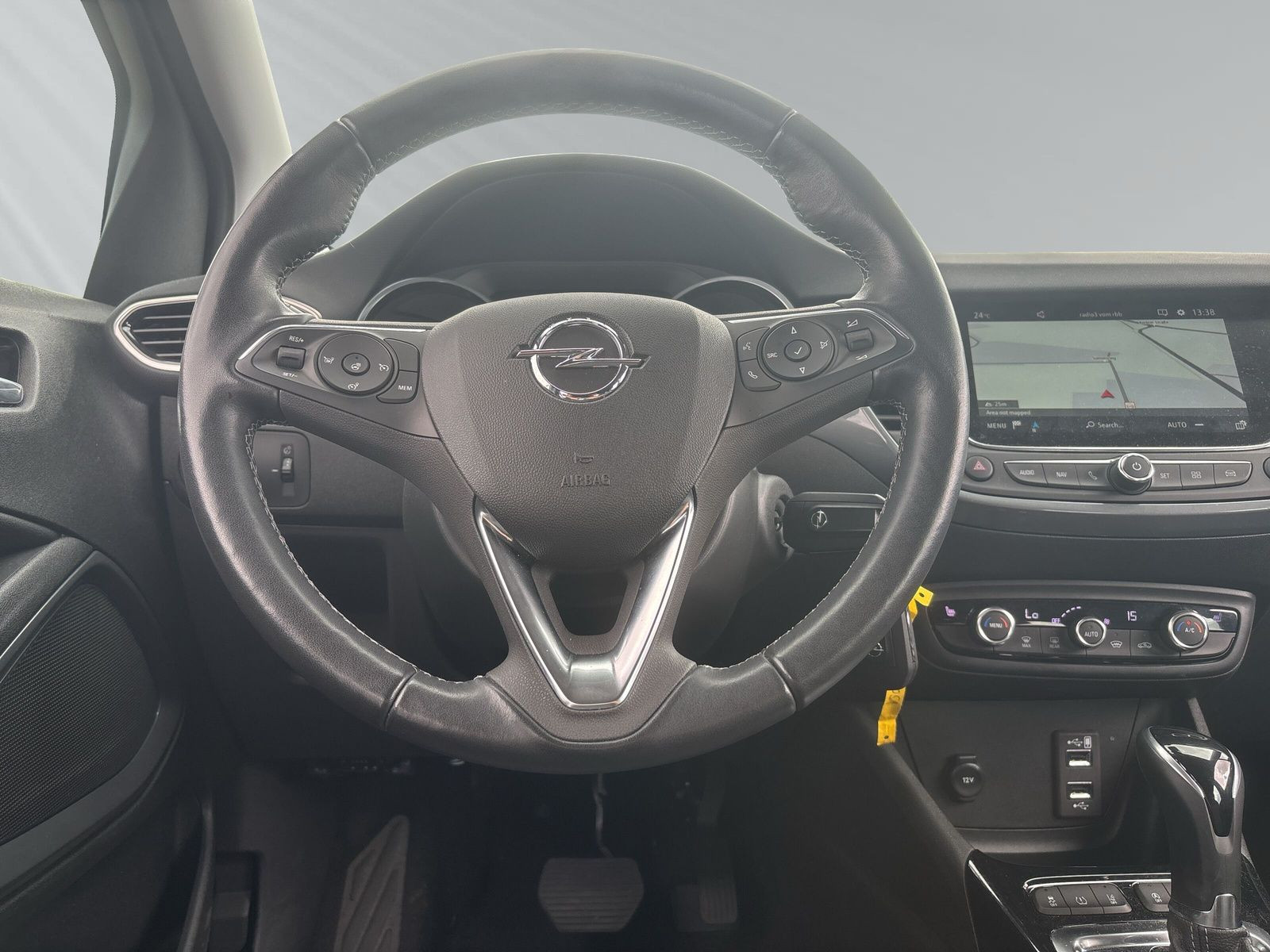 Crossland ELEGANCE 1.2 KLIMA+PDC+KAMERA+SHZ+AT8+