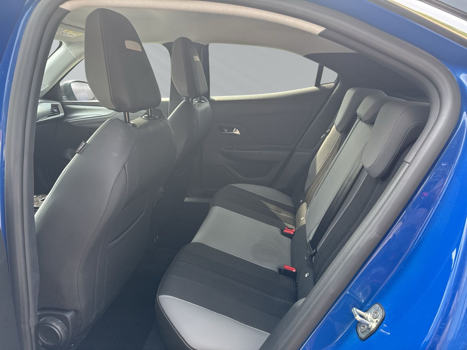 MOKKA ELEGANCE 131 PS AT+LM+180°+ALLWETTER+SHZ++