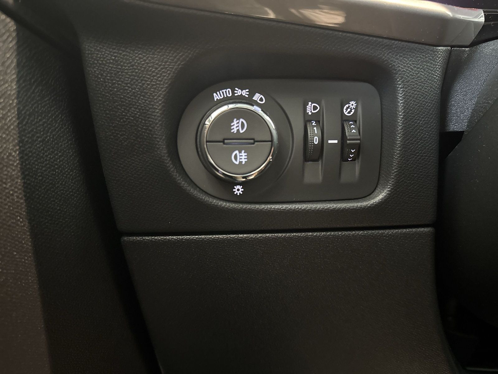 MOKKA ELEGANCE 131 PS AT+LM+180°+ALLWETTER+SHZ++