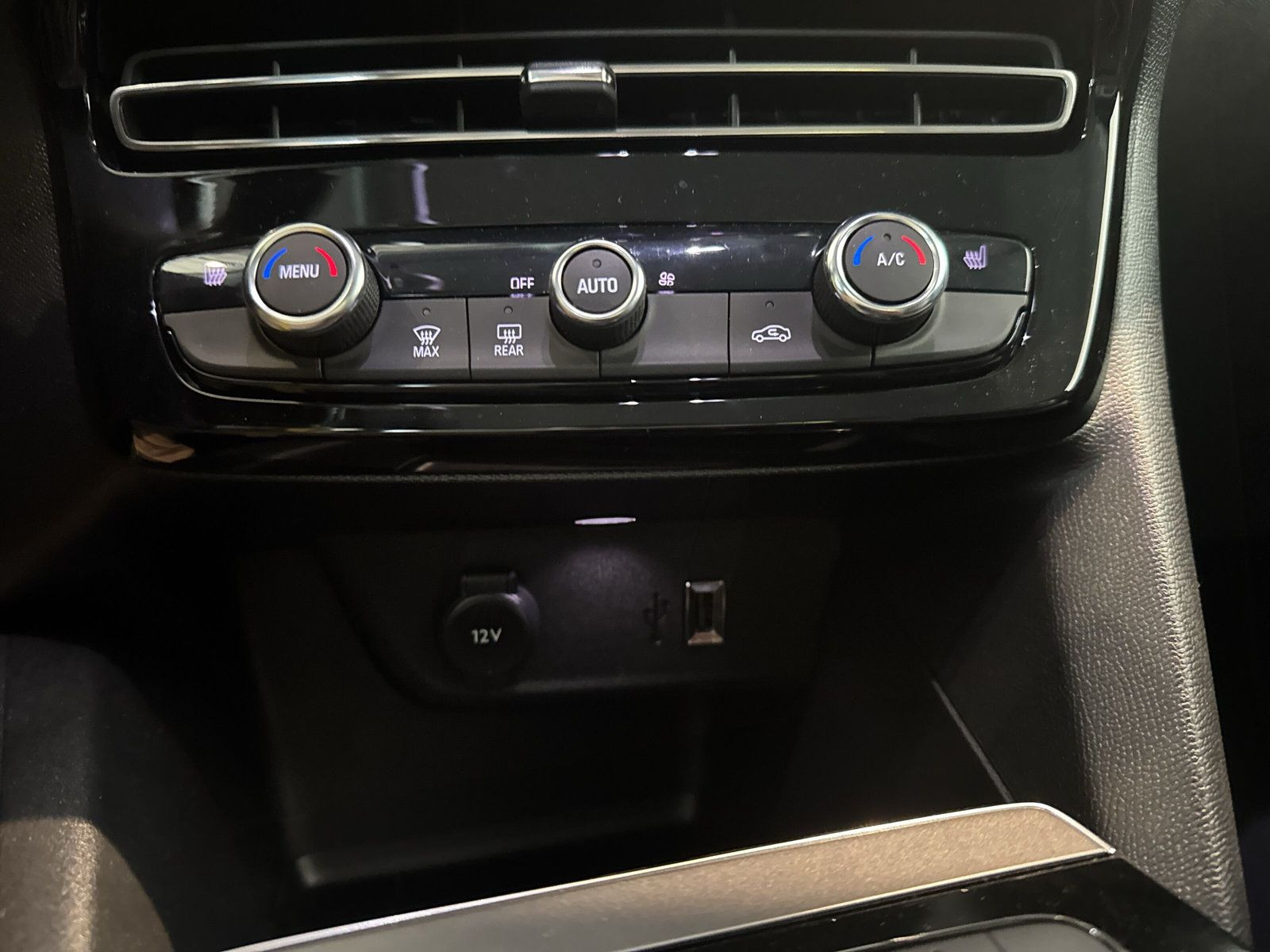 MOKKA ELEGANCE 131 PS AT+LM+180°+ALLWETTER+SHZ++