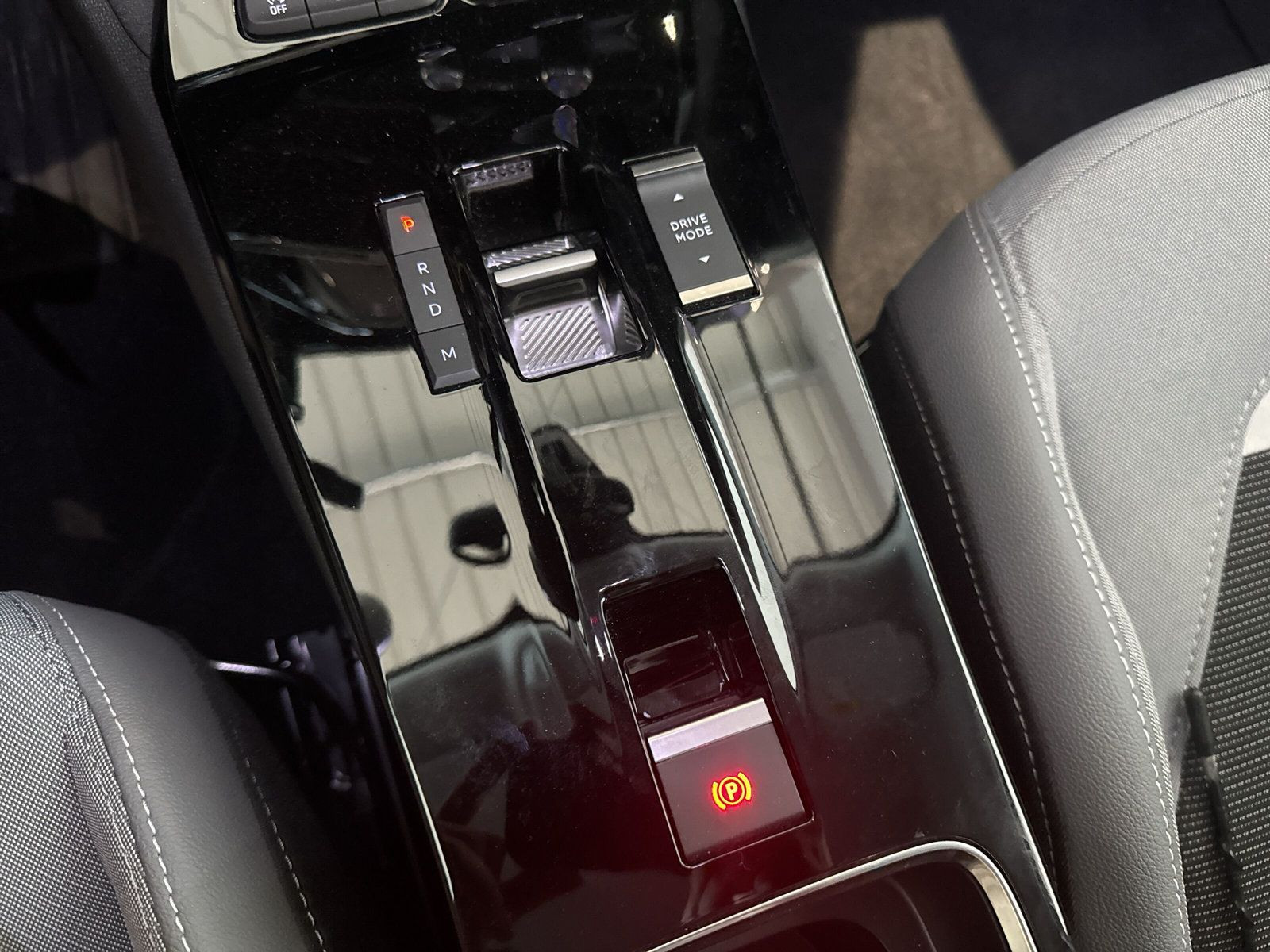 MOKKA ELEGANCE 131 PS AT+LM+180°+ALLWETTER+SHZ++