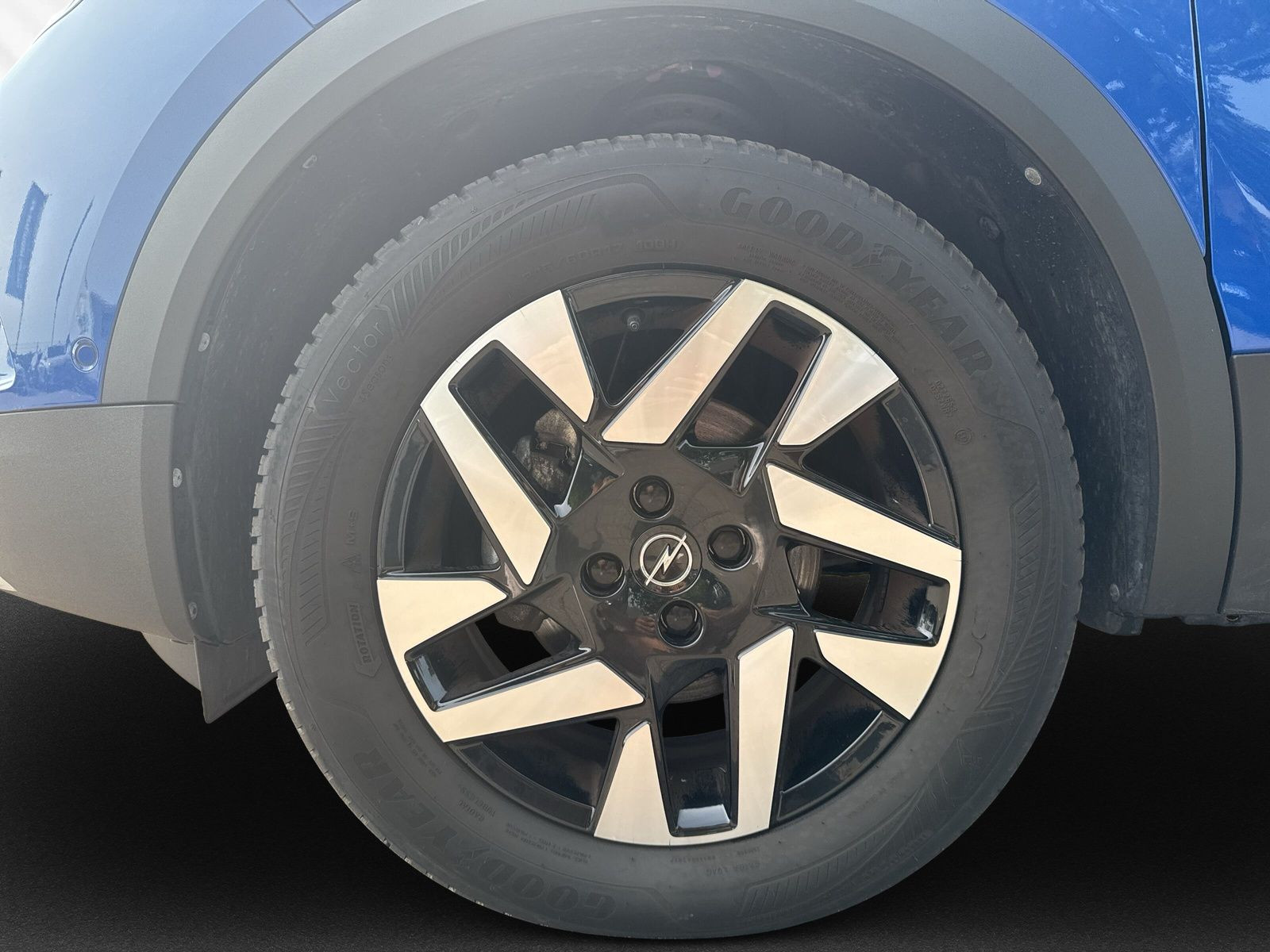 MOKKA ELEGANCE 131 PS AT+LM+180°+ALLWETTER+SHZ++