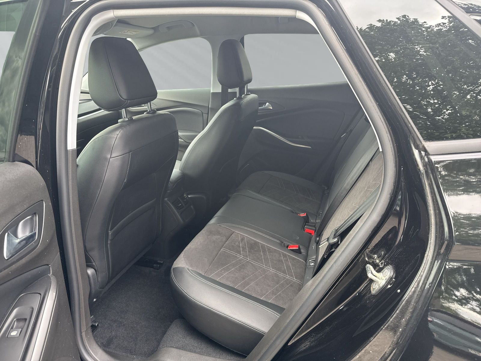 GRANDLAND ELEGANCE 1.2 TURBO AT8+360°+AHK+ALLWET