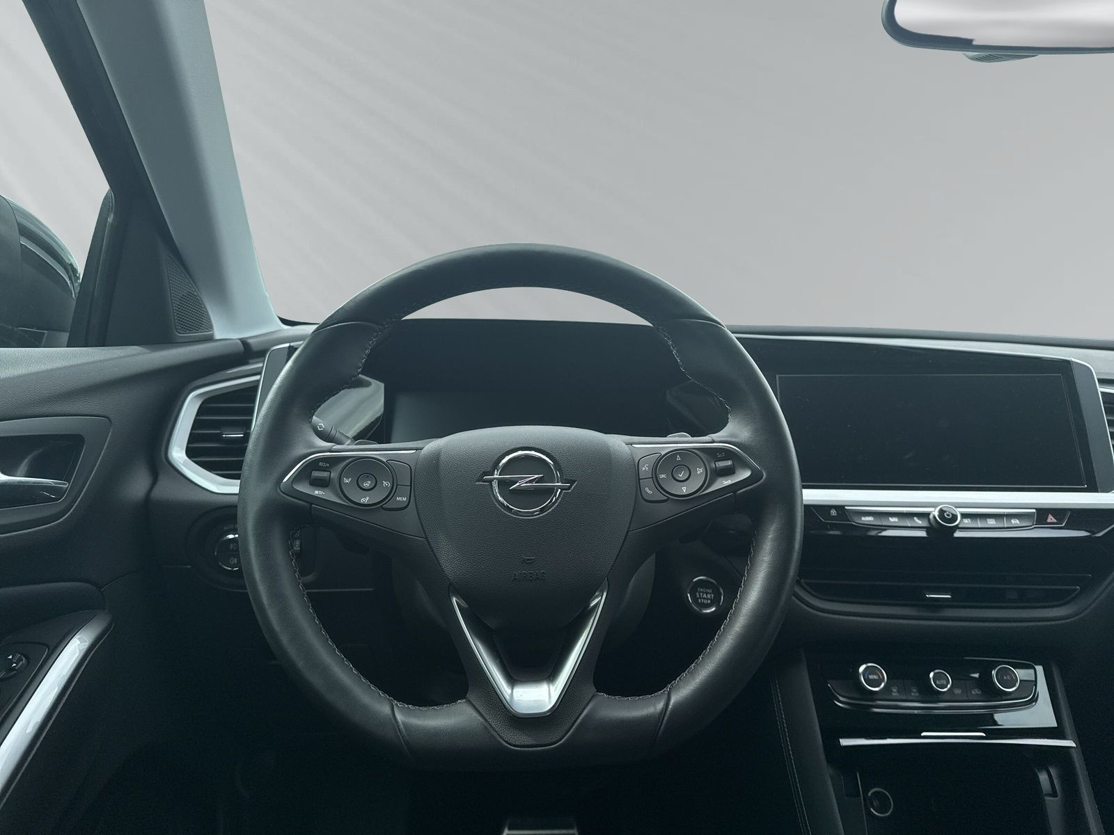 GRANDLAND ELEGANCE 1.2 TURBO AT8+360°+AHK+ALLWET