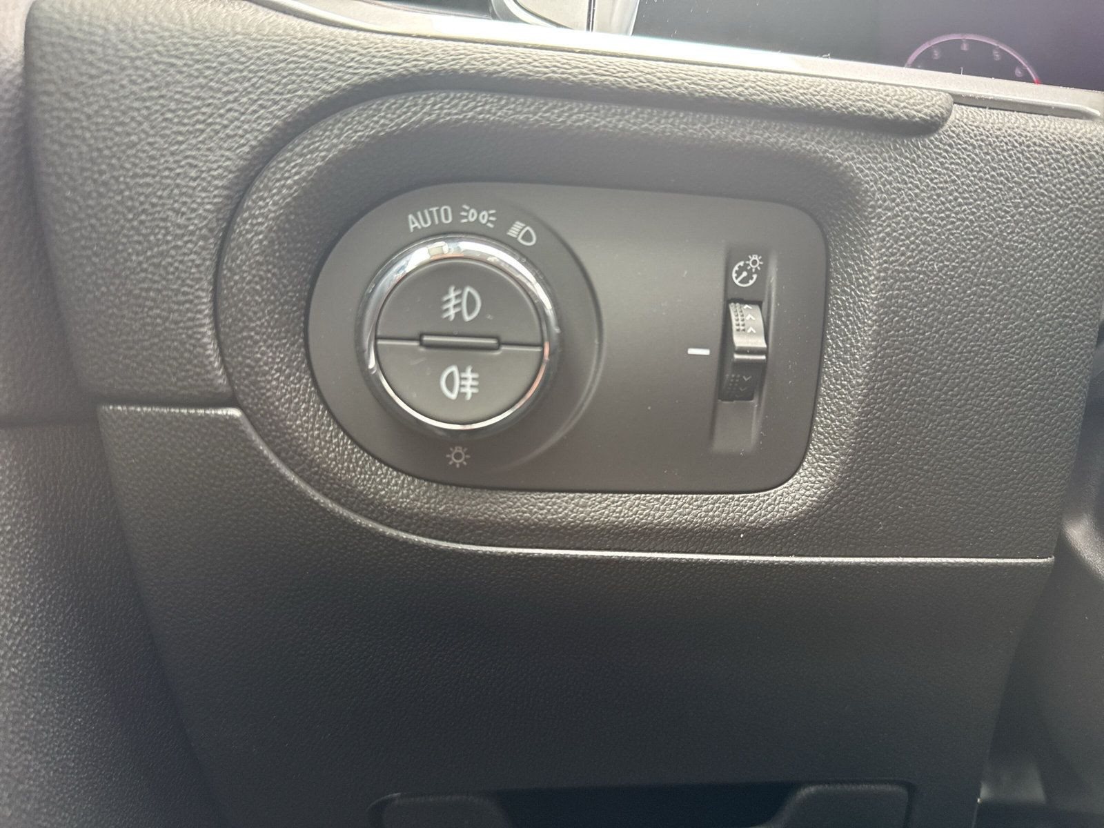 GRANDLAND ELEGANCE 1.2 TURBO AT8+360°+AHK+ALLWET