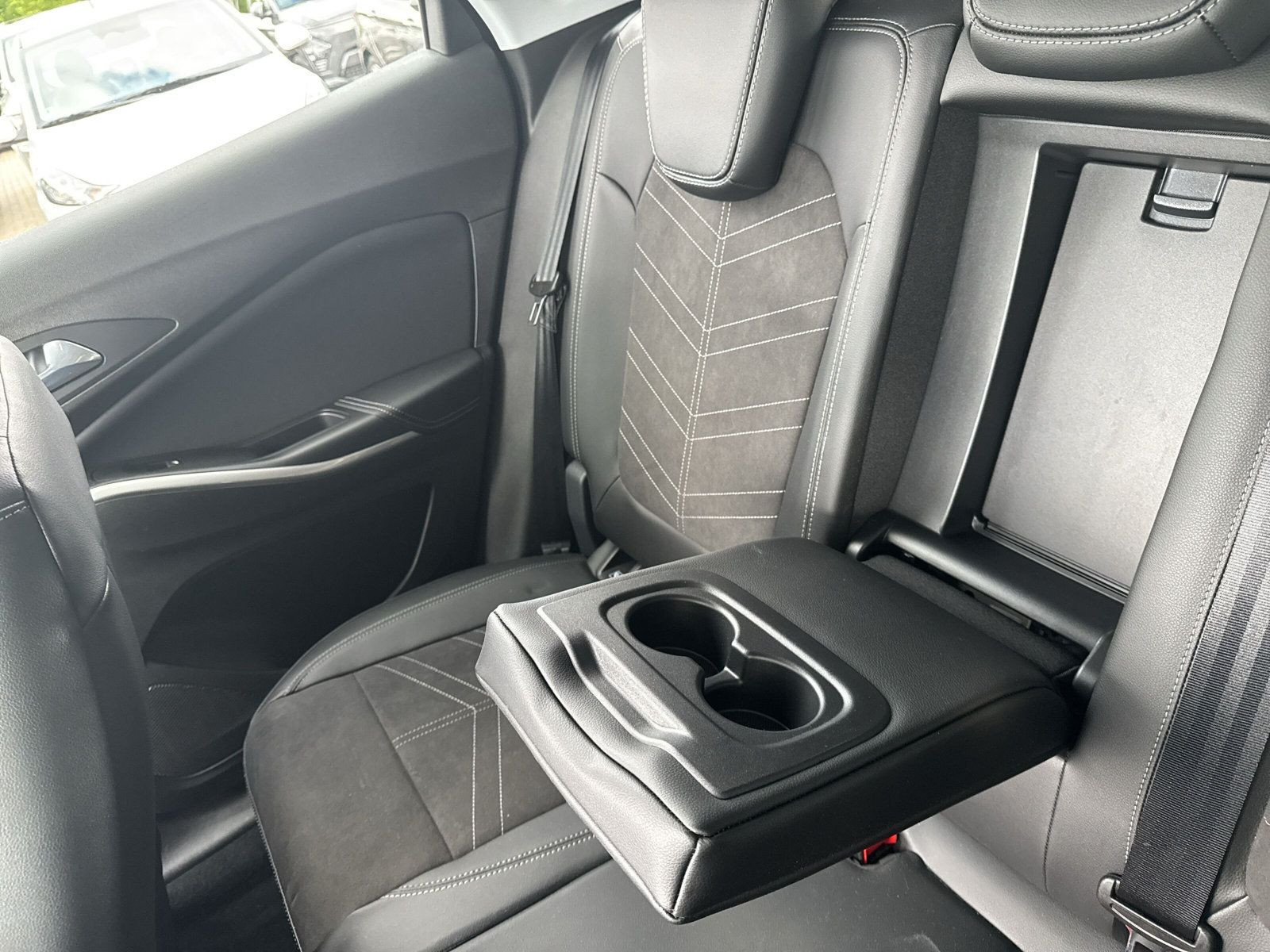 GRANDLAND ELEGANCE 1.2 TURBO AT8+360°+AHK+ALLWET