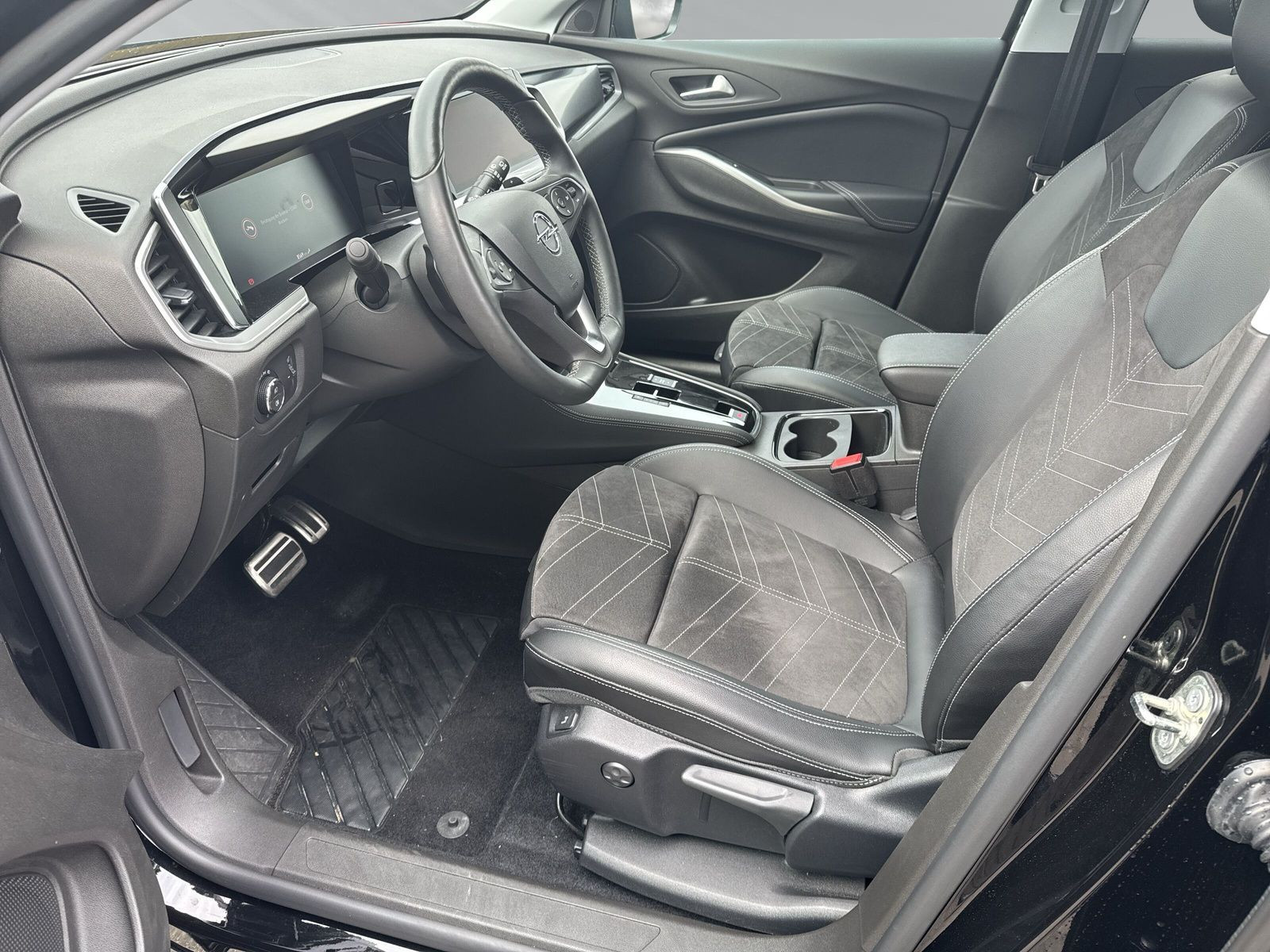 GRANDLAND ELEGANCE 1.2 TURBO AT8+360°+AHK+ALLWET