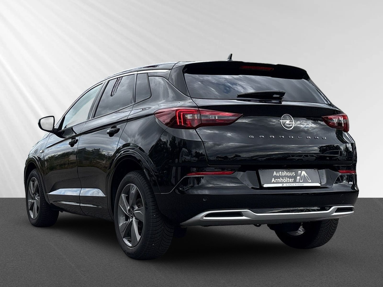 Grandland Elegance 1.2 Turbo AT8+SHZ+LHZ+NAV+KAM