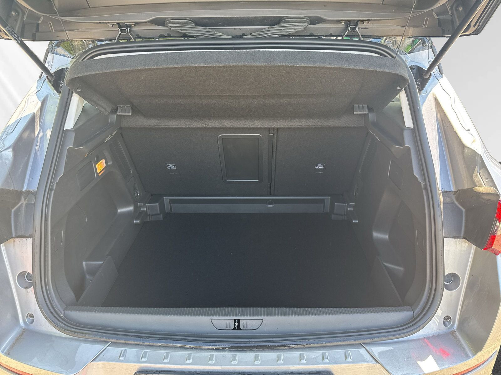 GRANDLAND ELEGANCE 1.2 TURBO AT8+360°+AHK+ALLWET