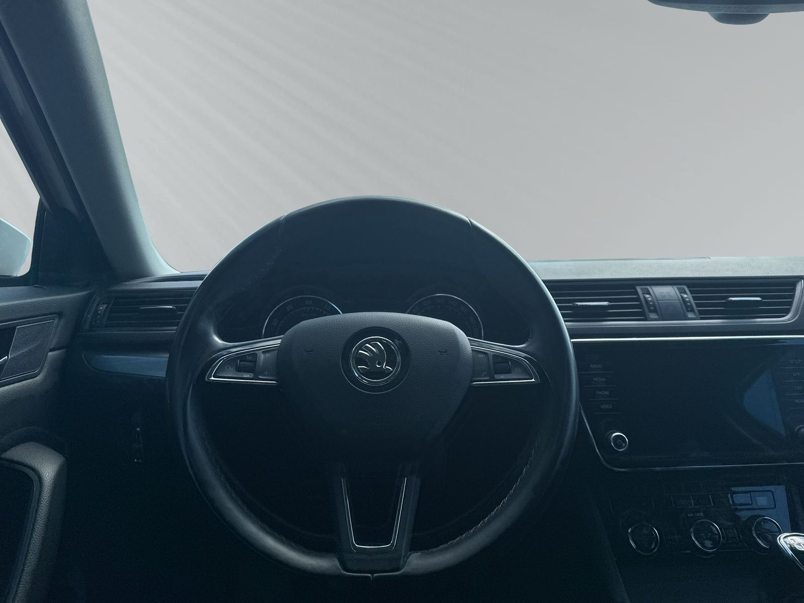 SUPERB COMBI 1.4 TSI ACTIVE+CARPLAY+WKR+GARANTIE