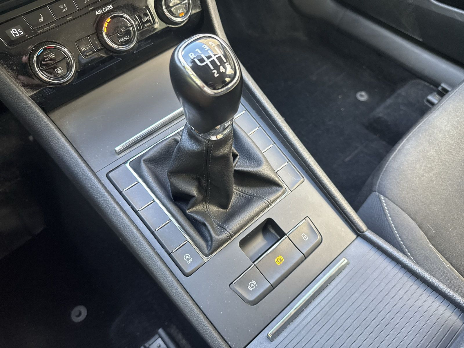 SUPERB COMBI 1.4 TSI ACTIVE+CARPLAY+WKR+GARANTIE