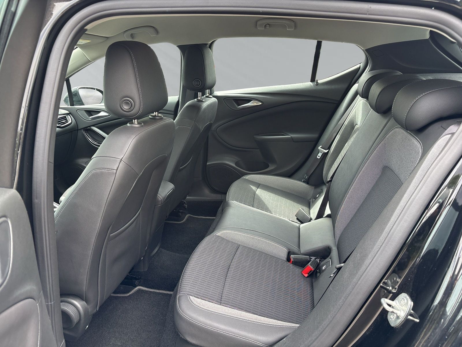 Astra K Lim. 5T 1.2 Turbo Elegance+NAV+SZ+LZ+KAM