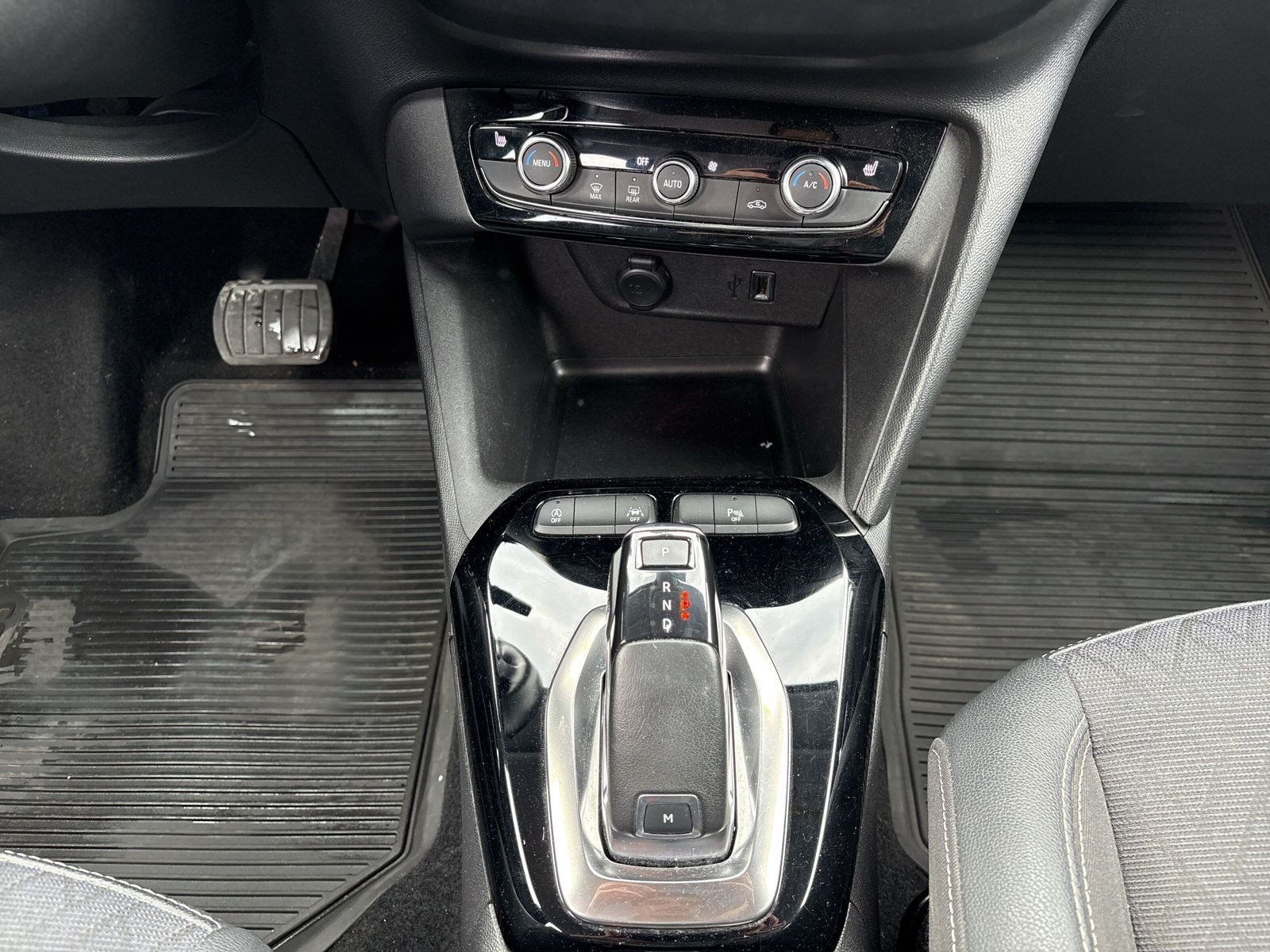 CORSA 5T ELEGANCE 1.2+KAMERA+SHZ+LHZ+PDC+KLMAAT+